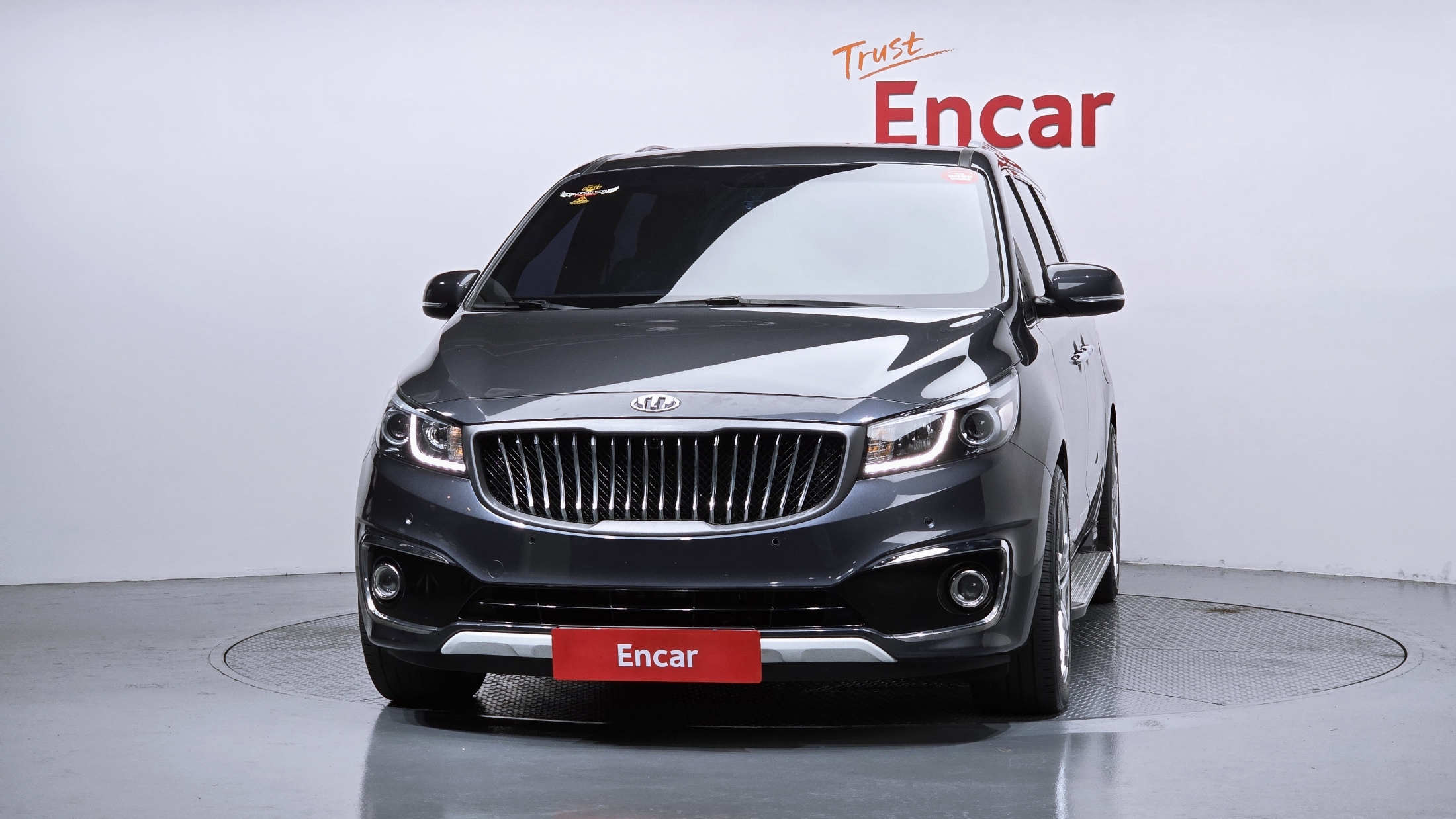 KIA CARNIVAL photo 2
