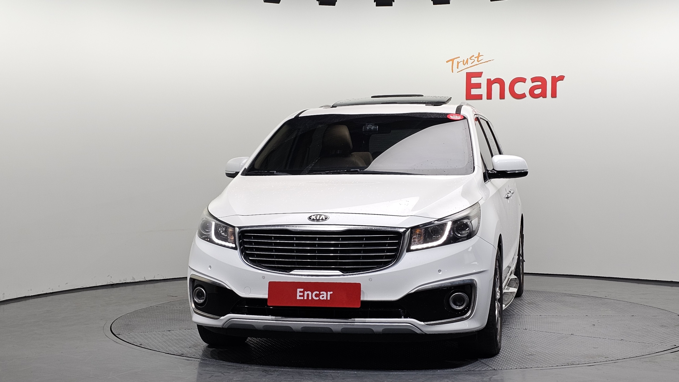 KIA CARNIVAL photo 3