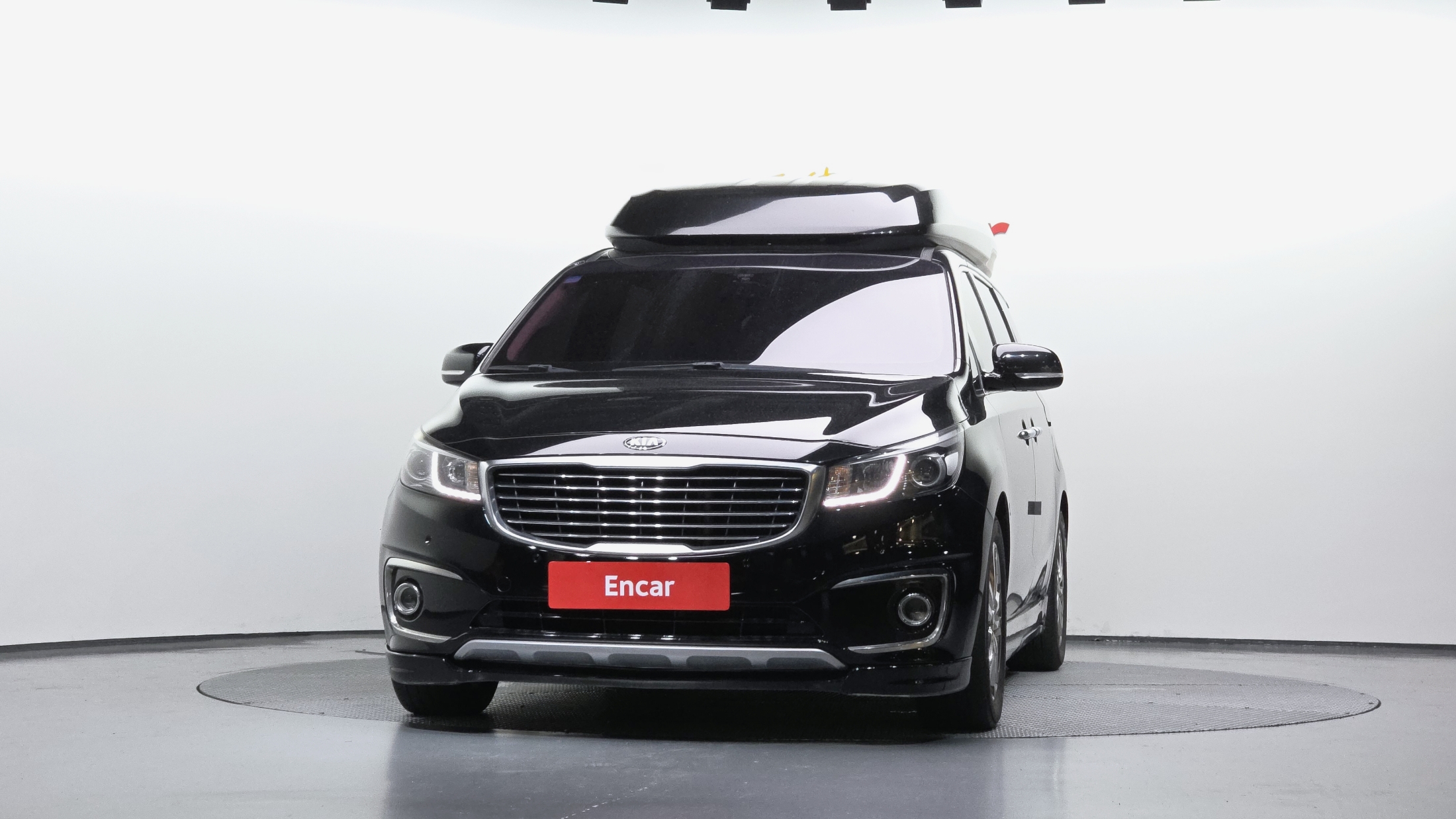KIA CARNIVAL photo 3