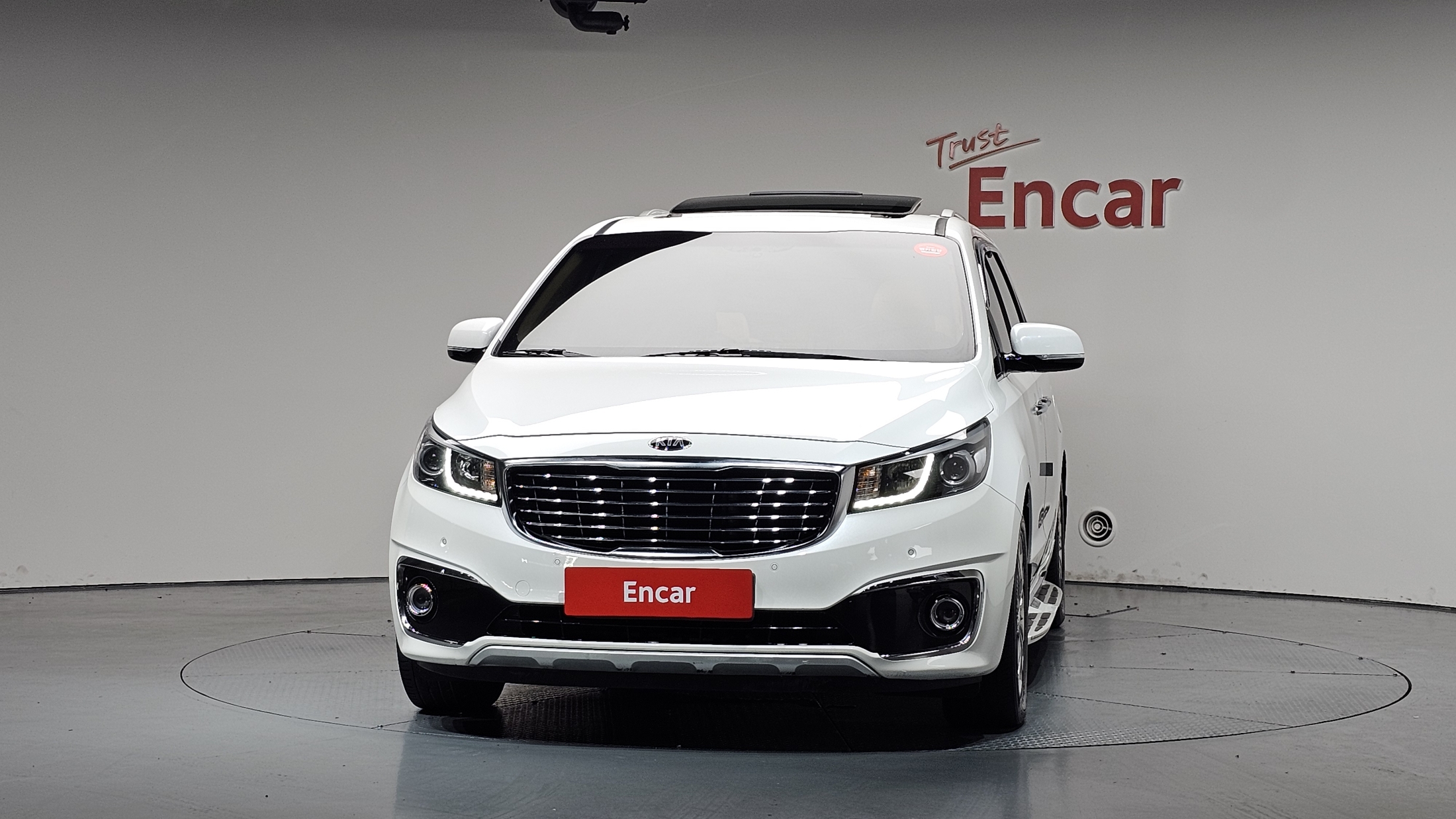 KIA CARNIVAL photo 3