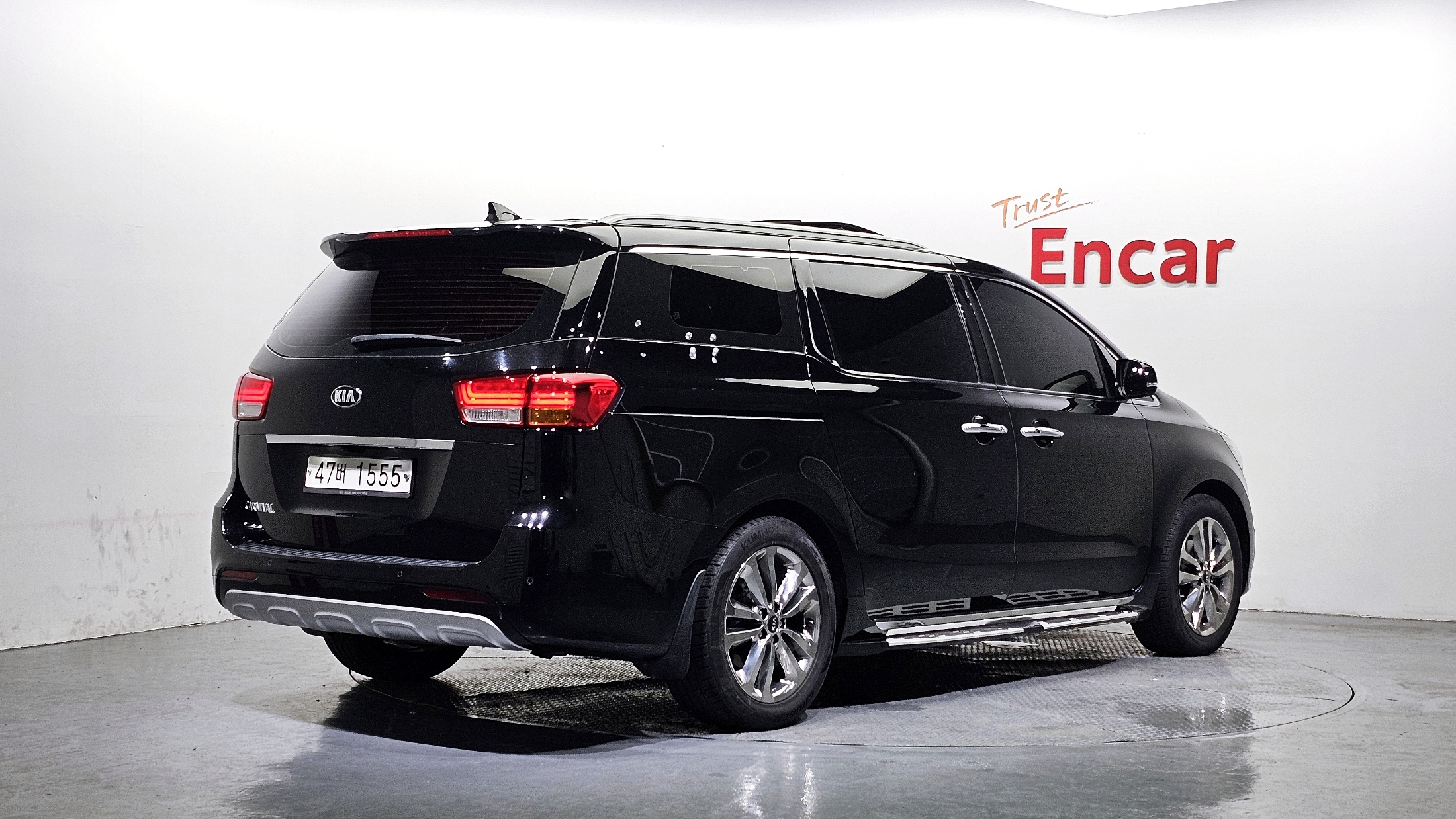 KIA CARNIVAL photo 2