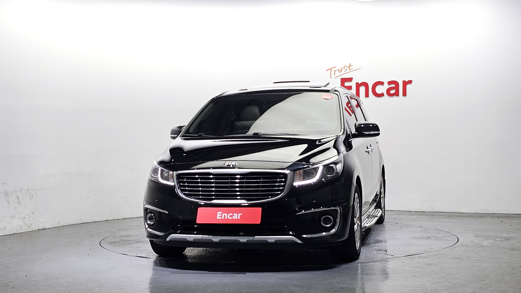 KIA CARNIVAL photo 3