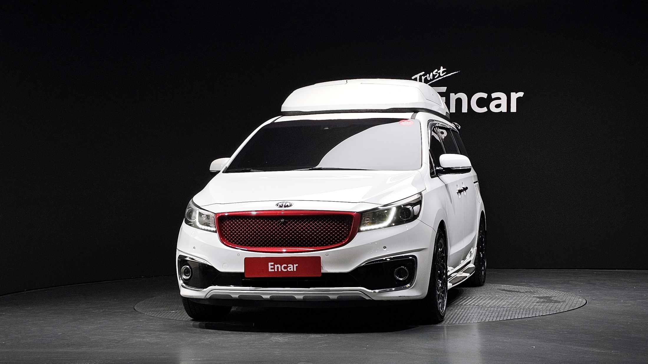 KIA CARNIVAL photo 3