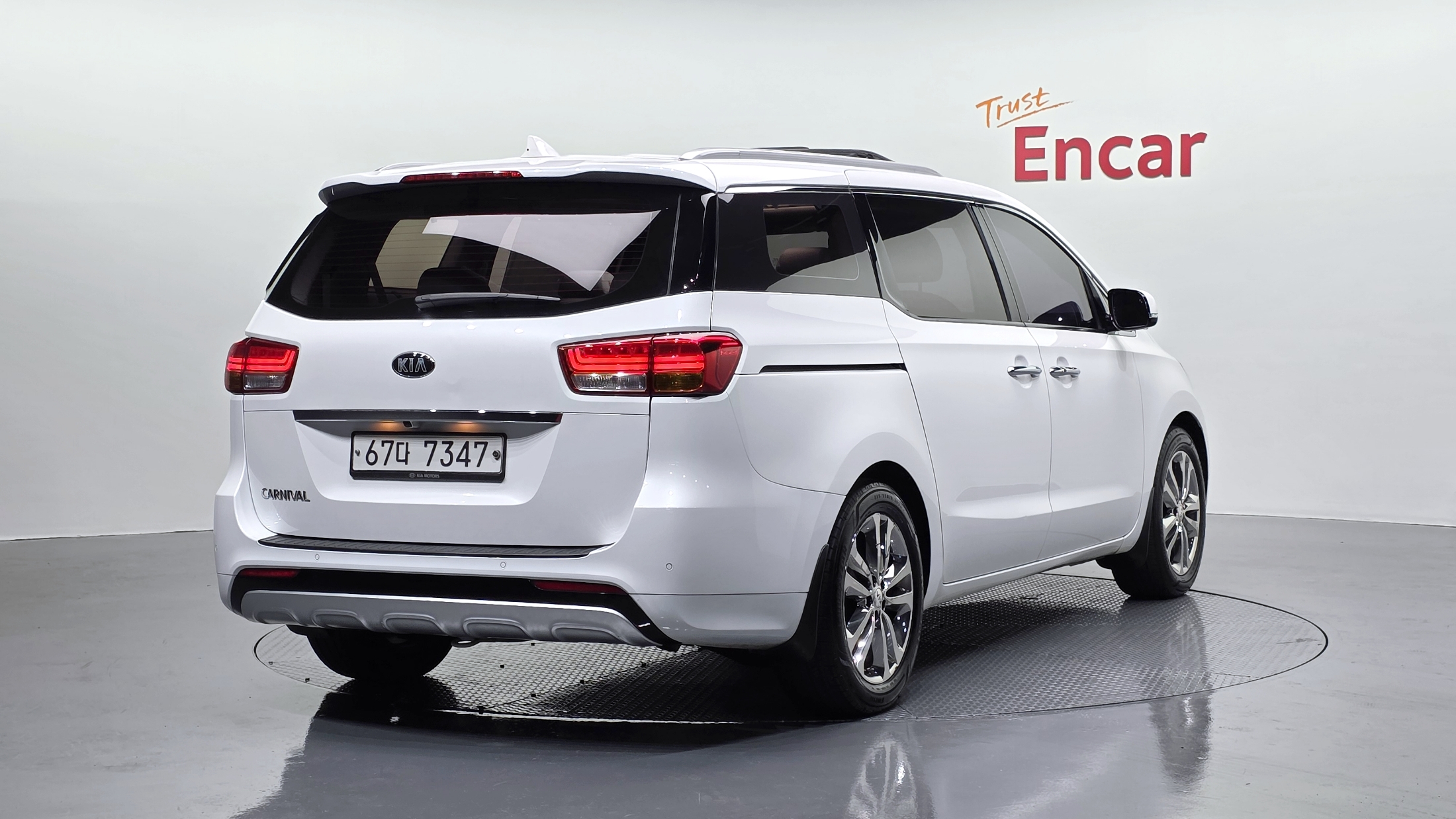 KIA CARNIVAL photo 2