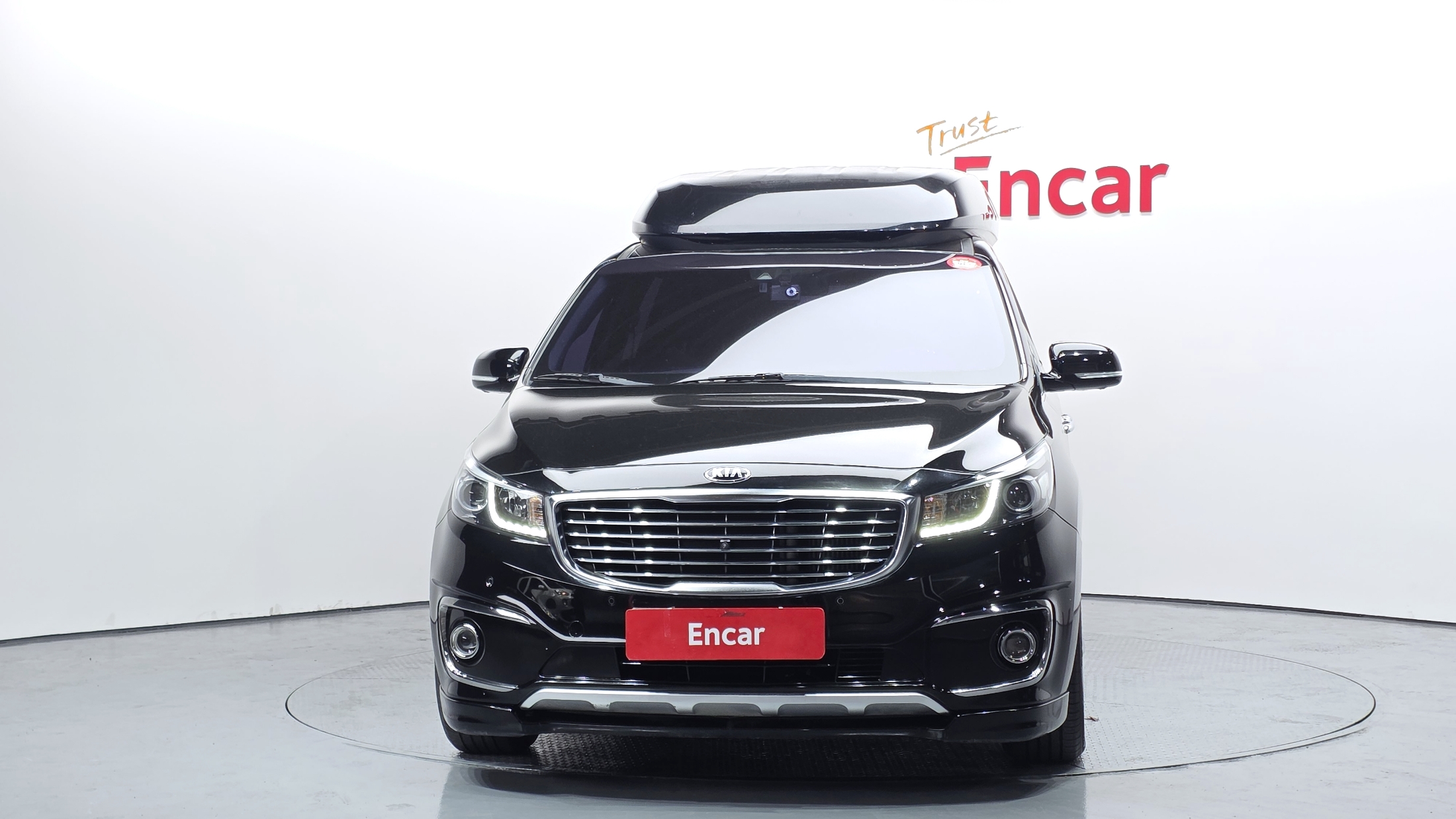 KIA CARNIVAL photo 3