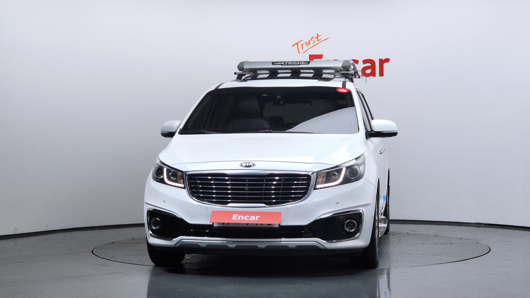 KIA CARNIVAL photo 3