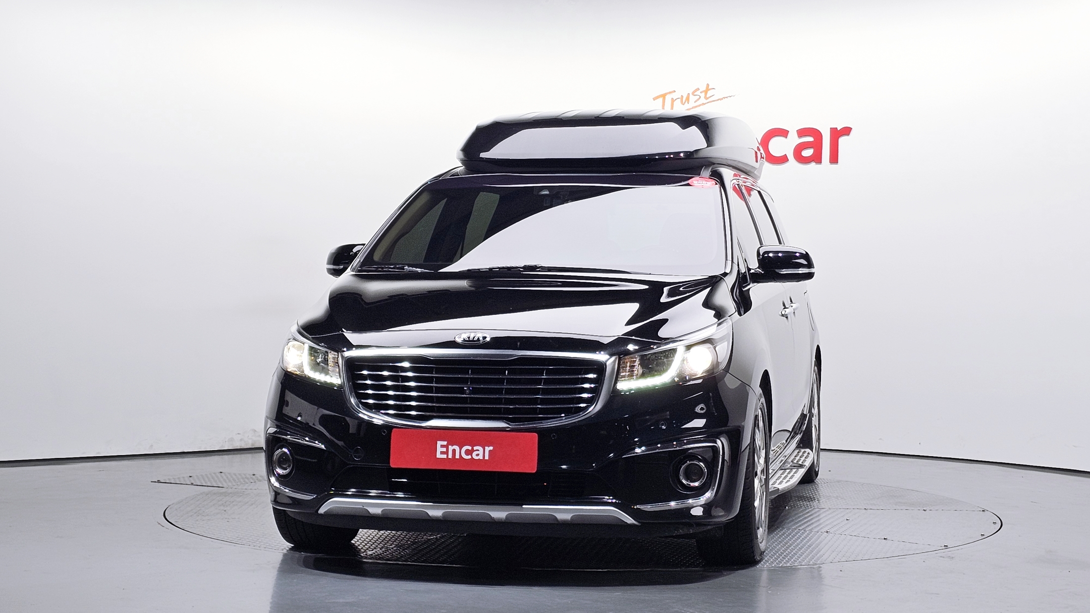 KIA CARNIVAL photo 3