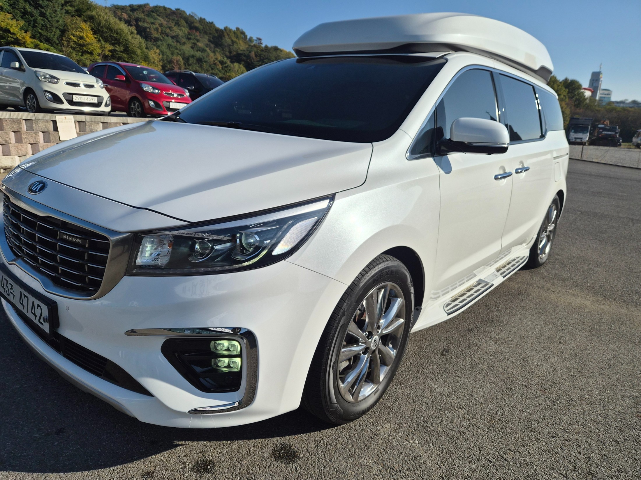 KIA CARNIVAL photo 2