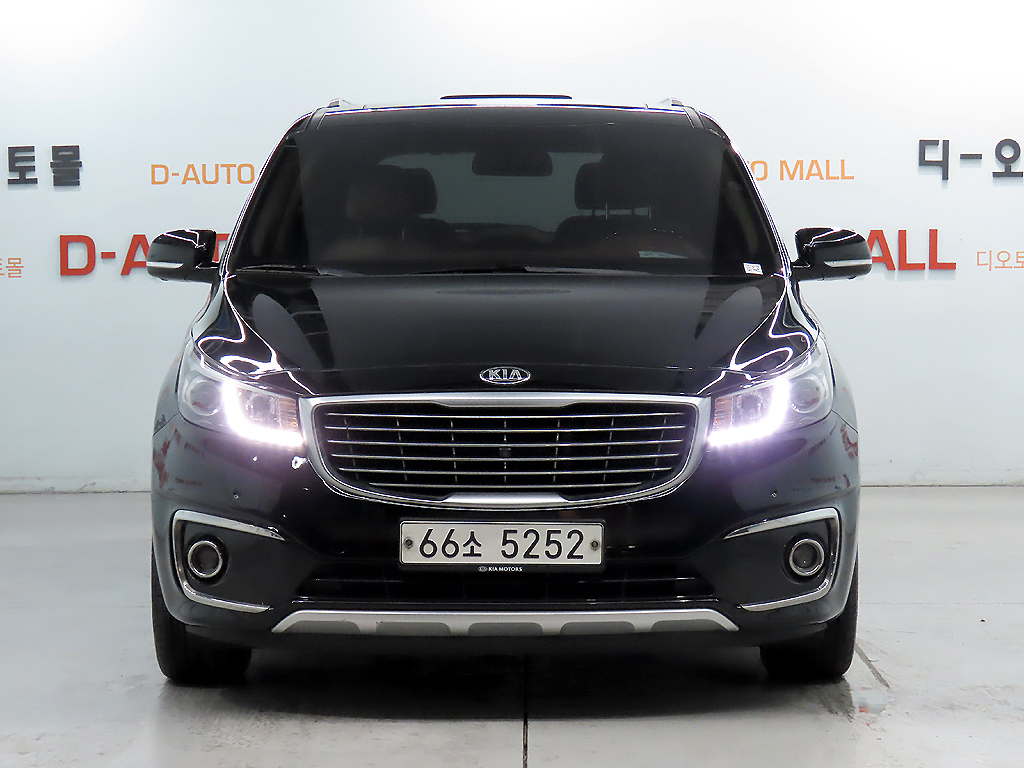 KIA CARNIVAL photo 2