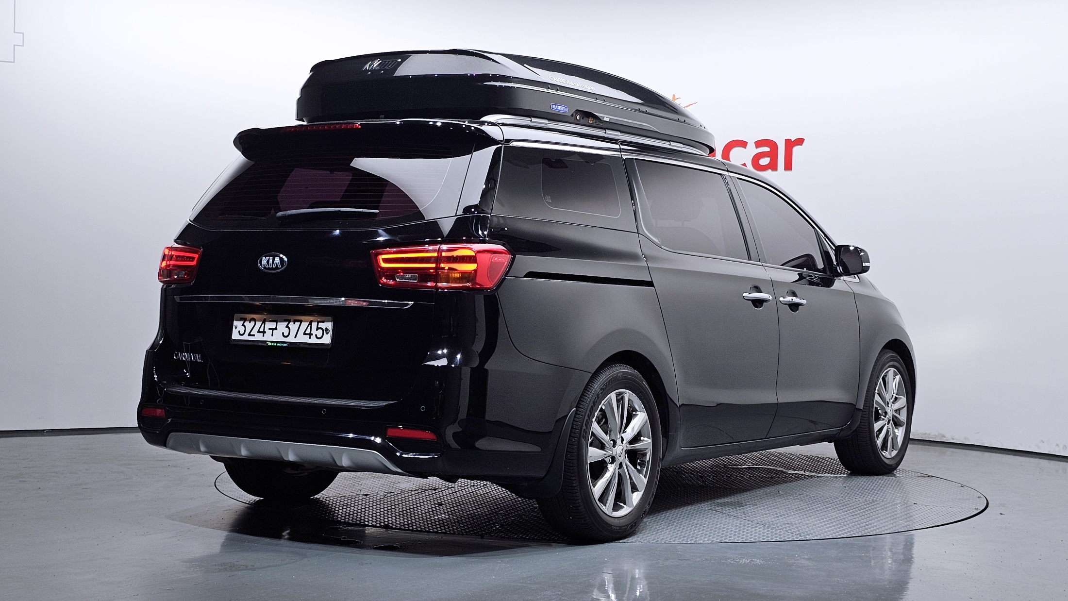KIA CARNIVAL photo 2