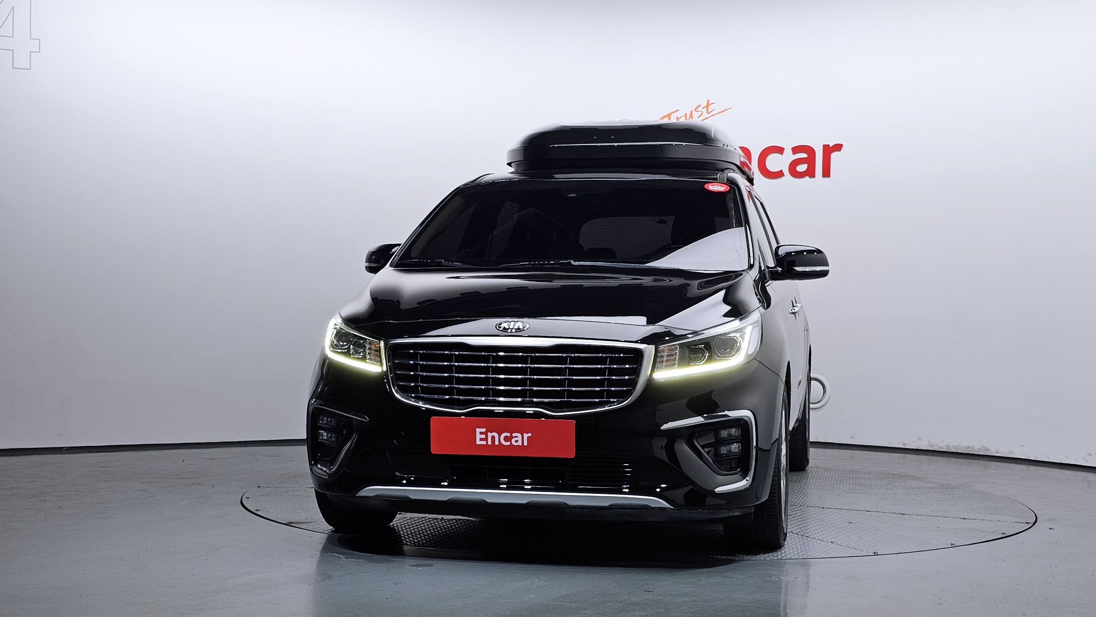 KIA CARNIVAL photo 3