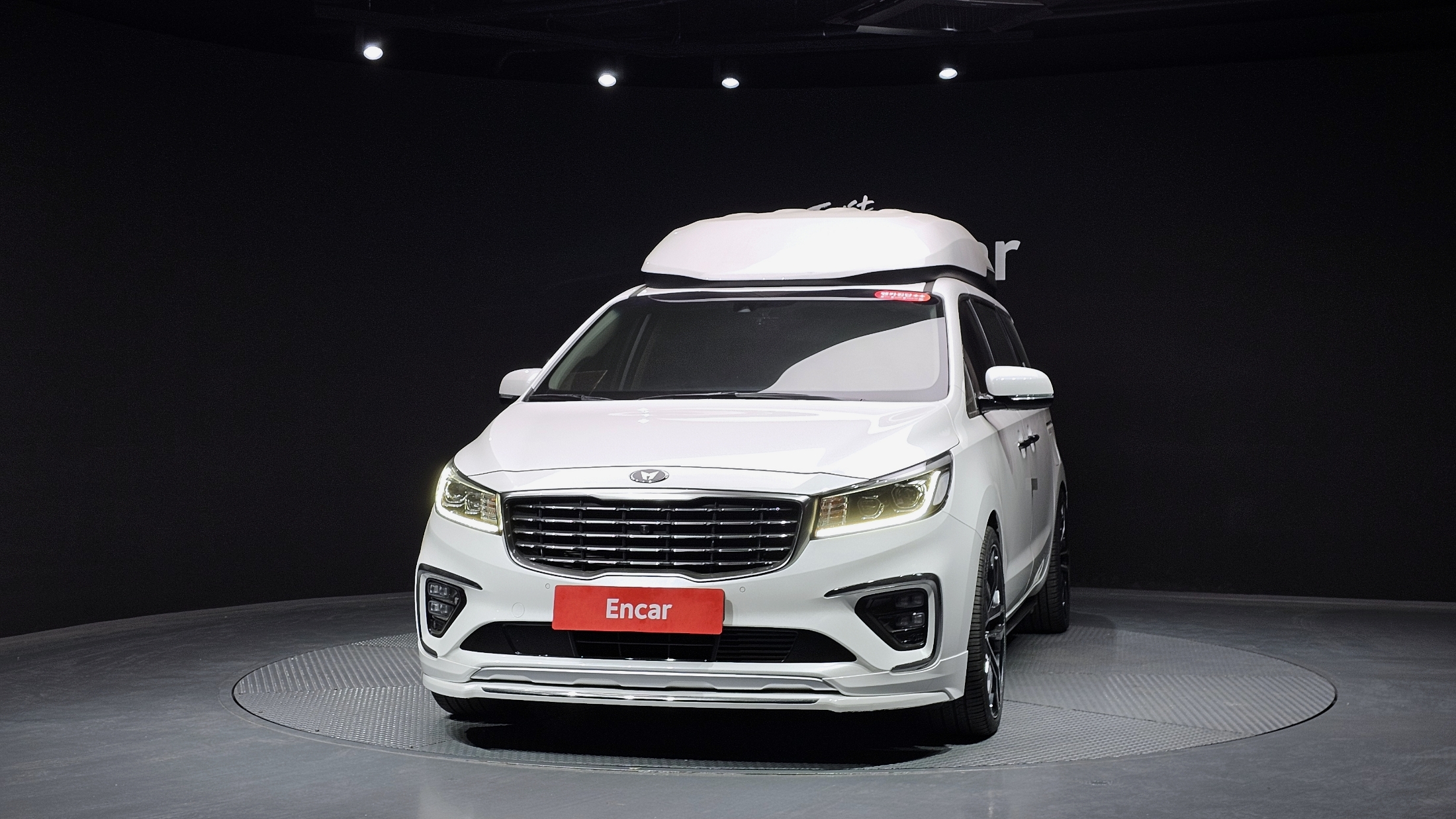 KIA CARNIVAL photo 2