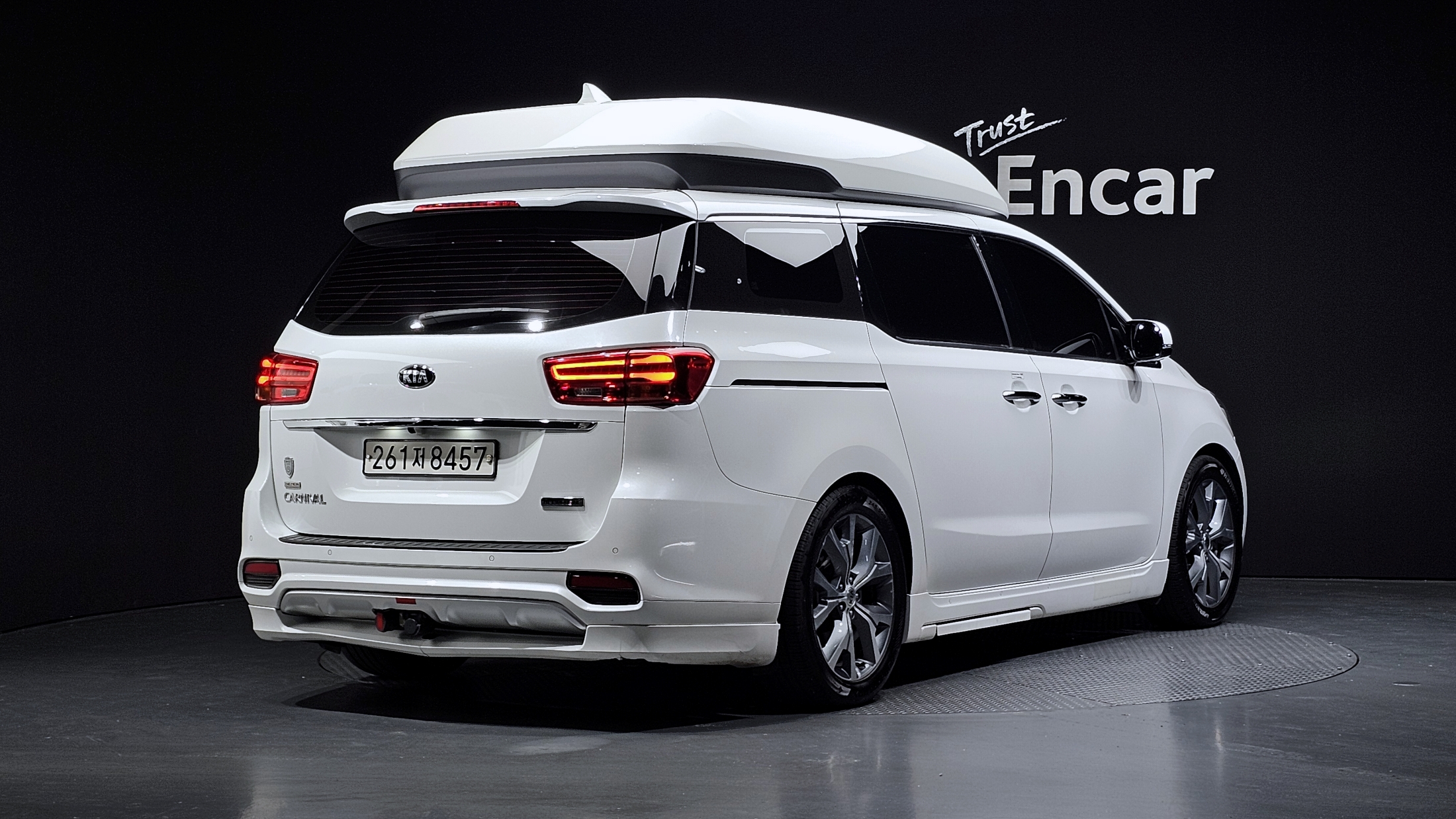 KIA CARNIVAL photo 2