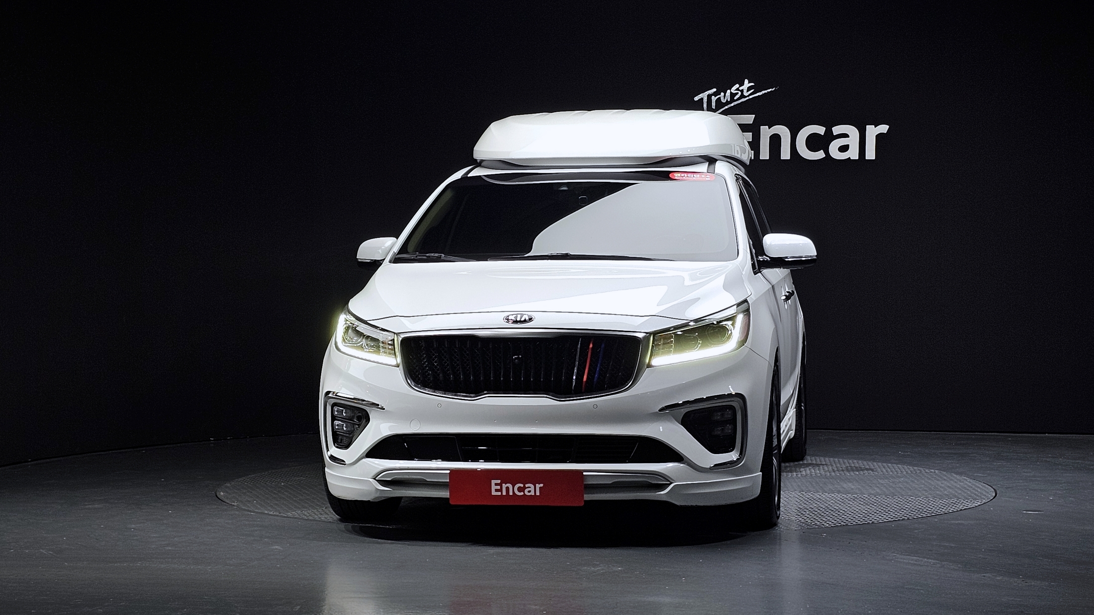 KIA CARNIVAL photo 3
