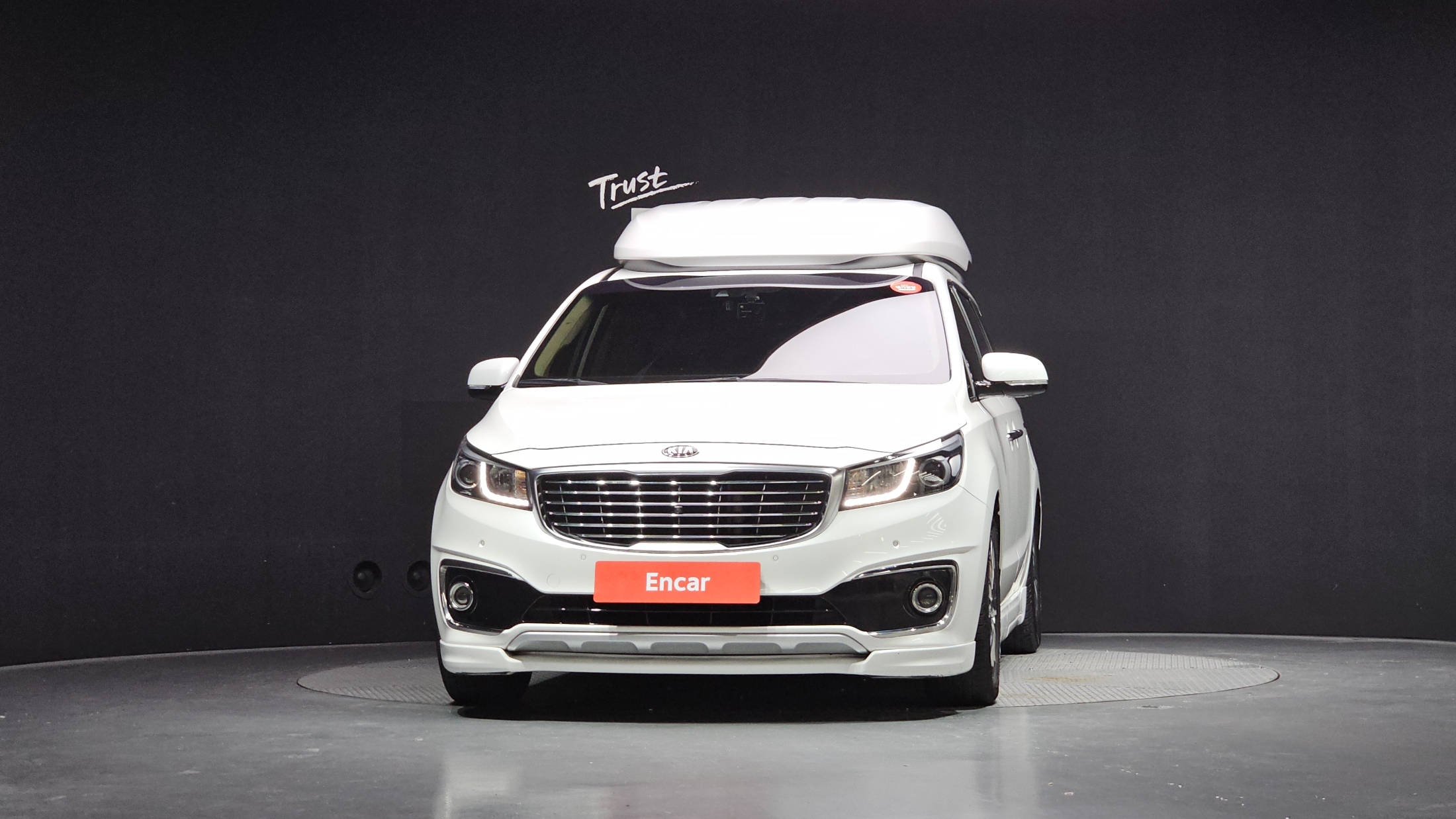 KIA CARNIVAL photo 3