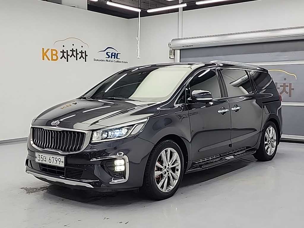 KIA CARNIVAL photo 2