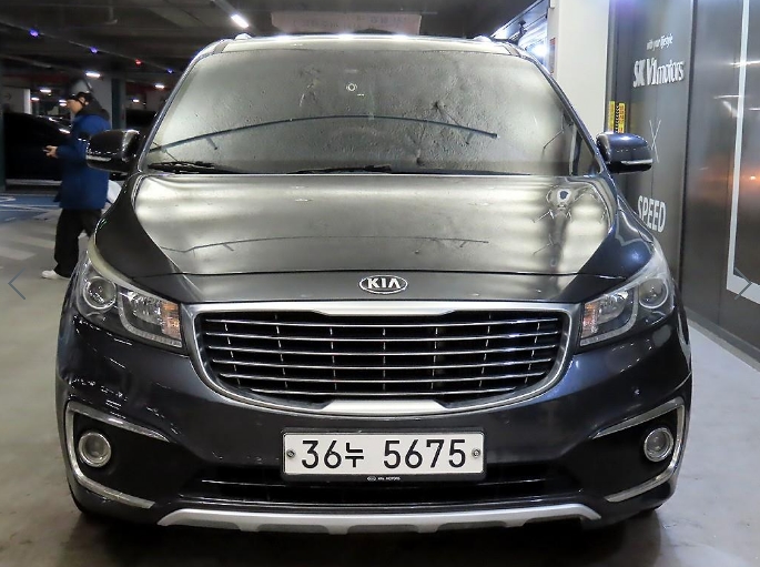 KIA CARNIVAL photo 2