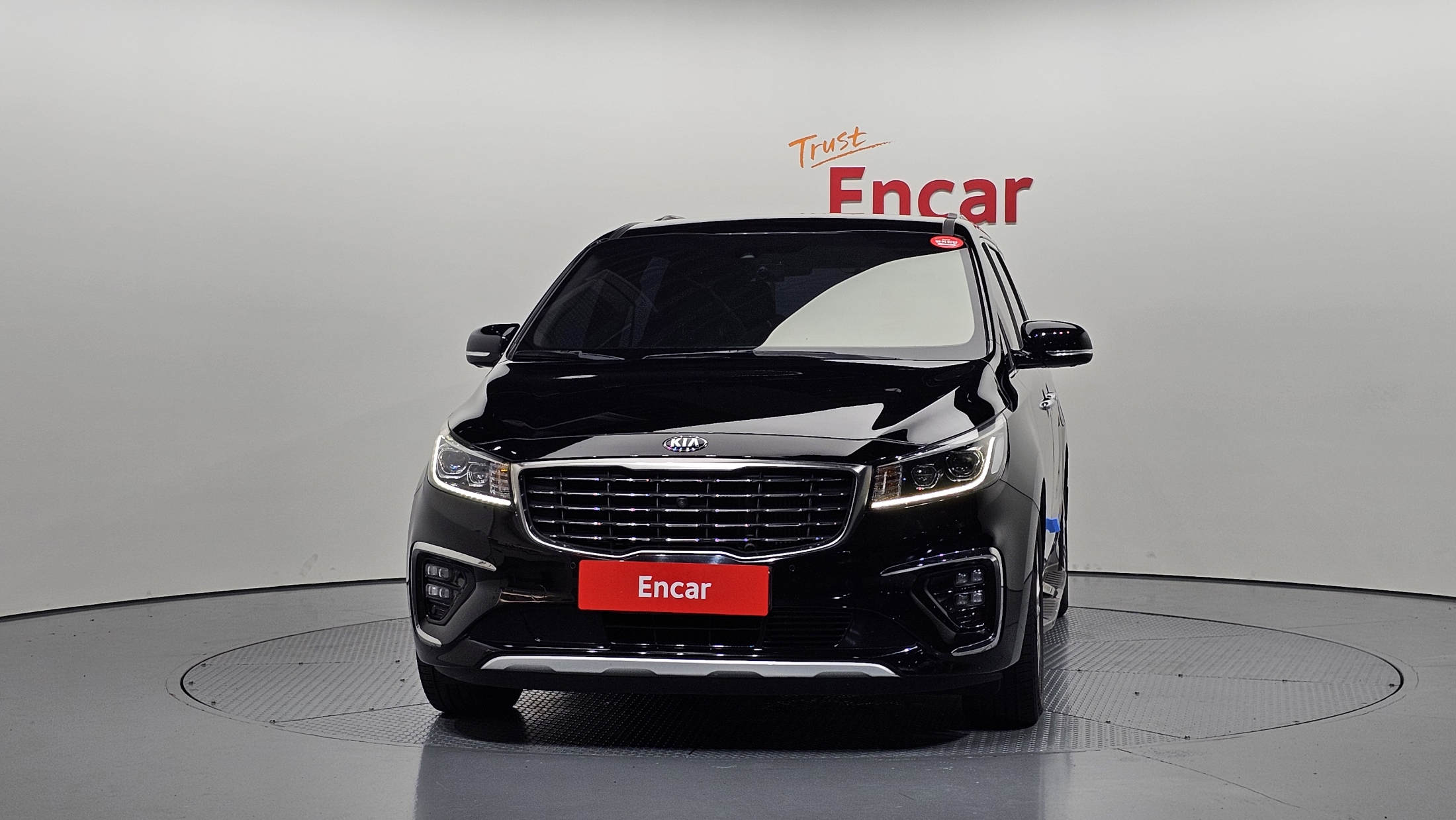 KIA CARNIVAL photo 3