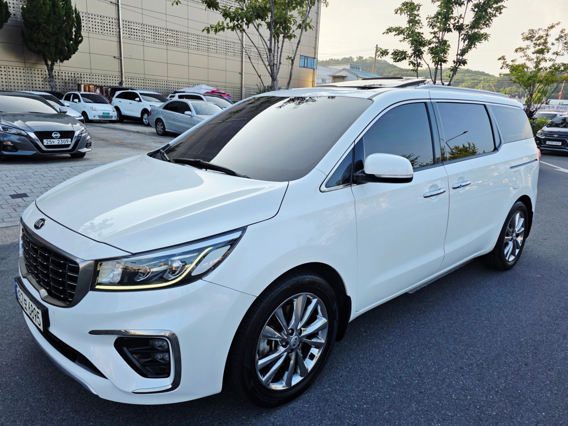 KIA CARNIVAL
