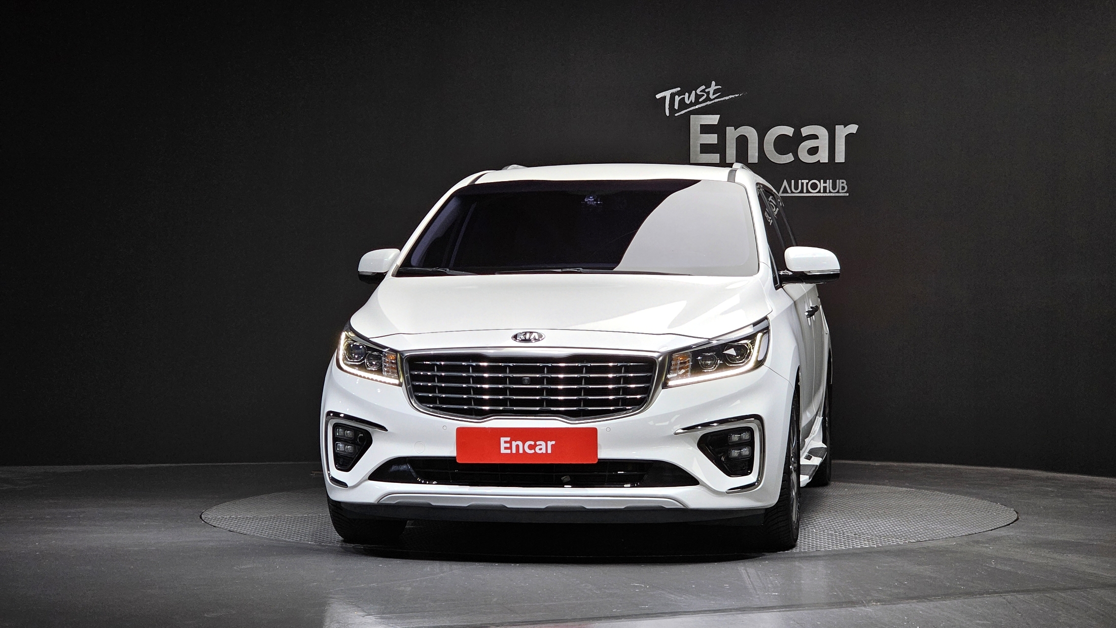 KIA CARNIVAL photo 3