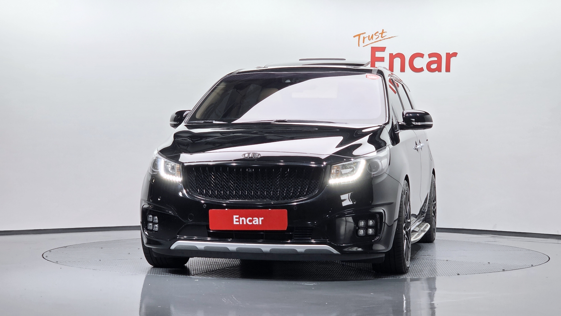 KIA CARNIVAL photo 3