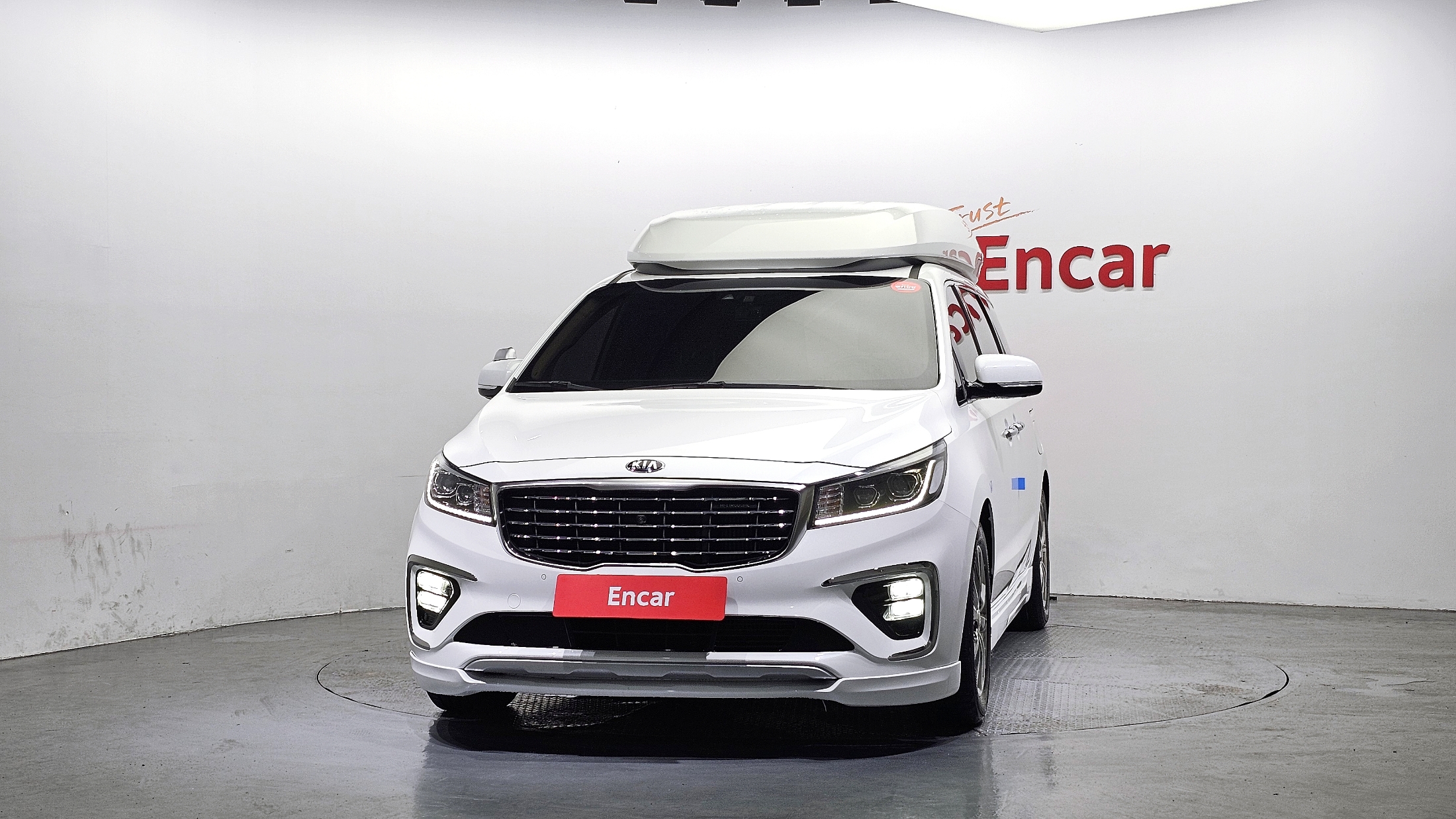 KIA CARNIVAL photo 3