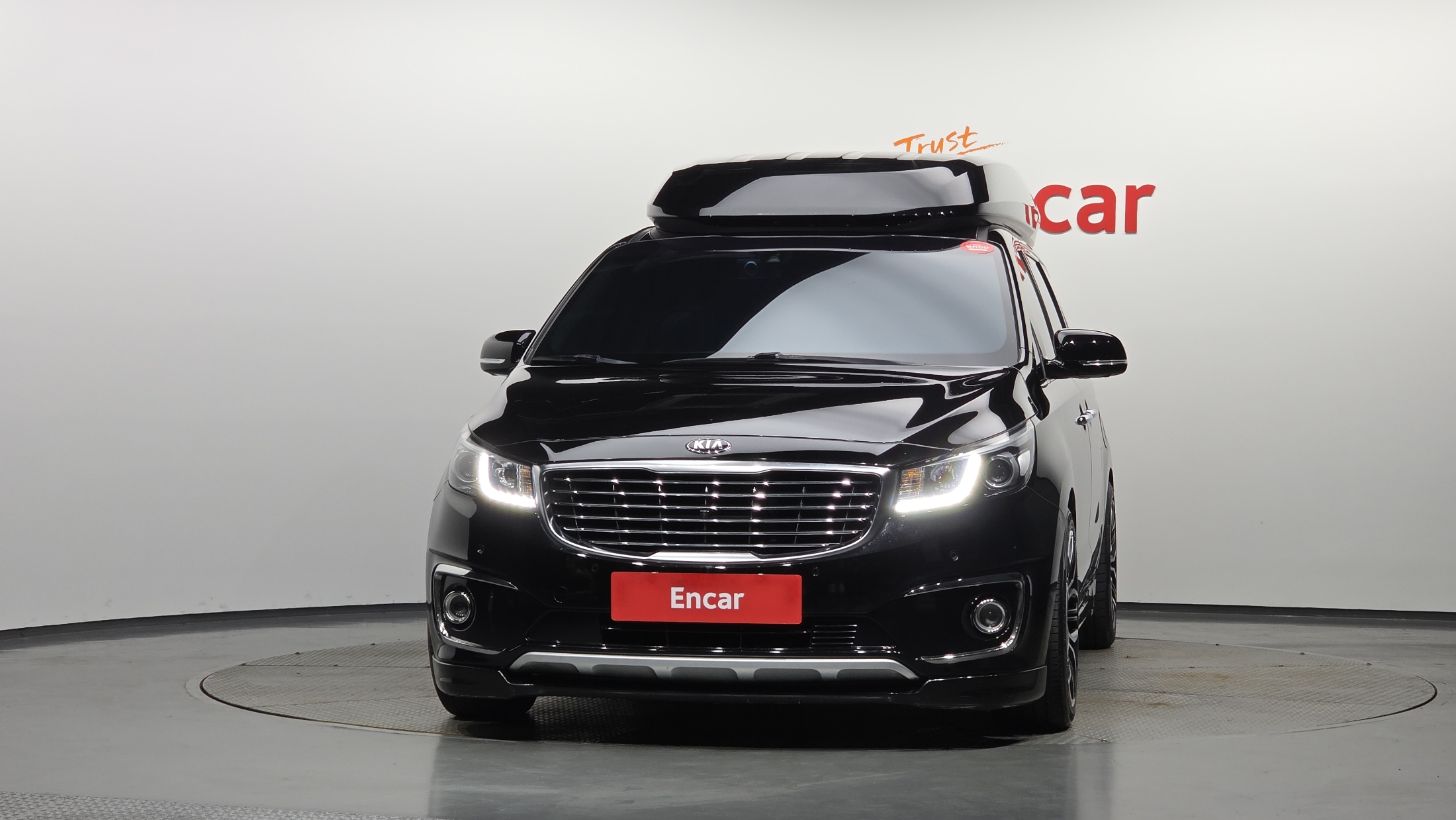 KIA CARNIVAL photo 3