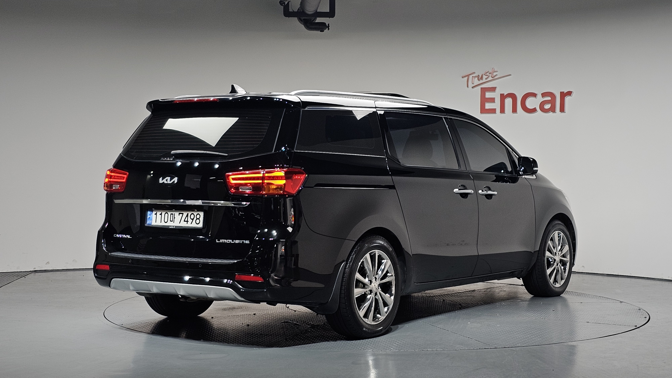 KIA CARNIVAL photo 2