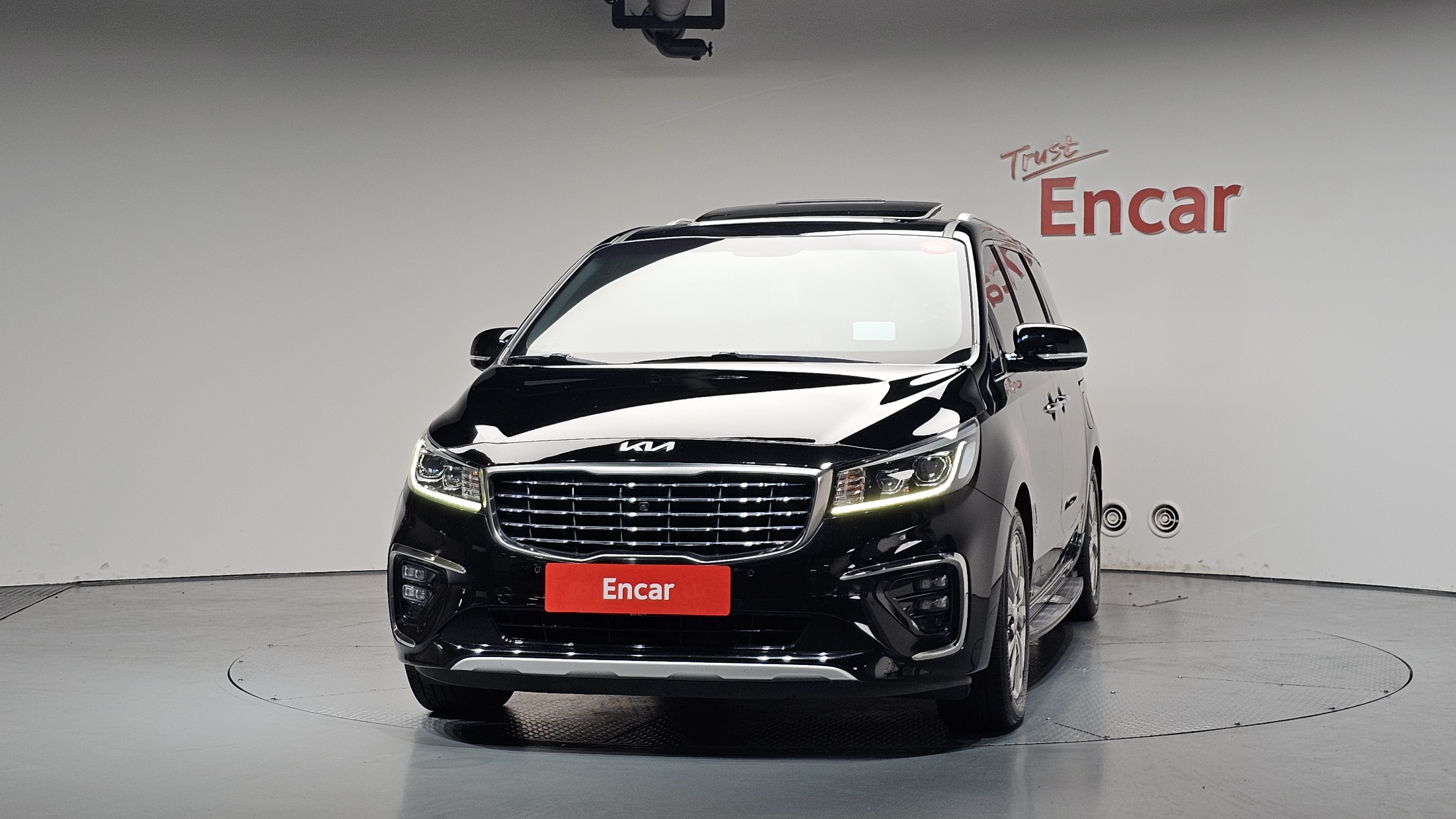 KIA CARNIVAL photo 3