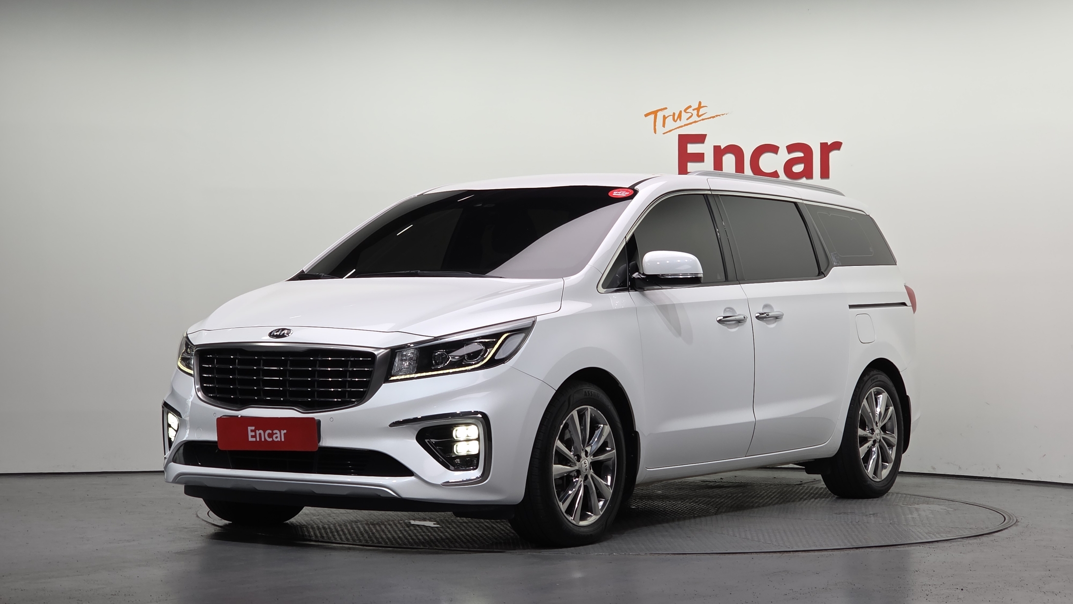 KIA CARNIVAL