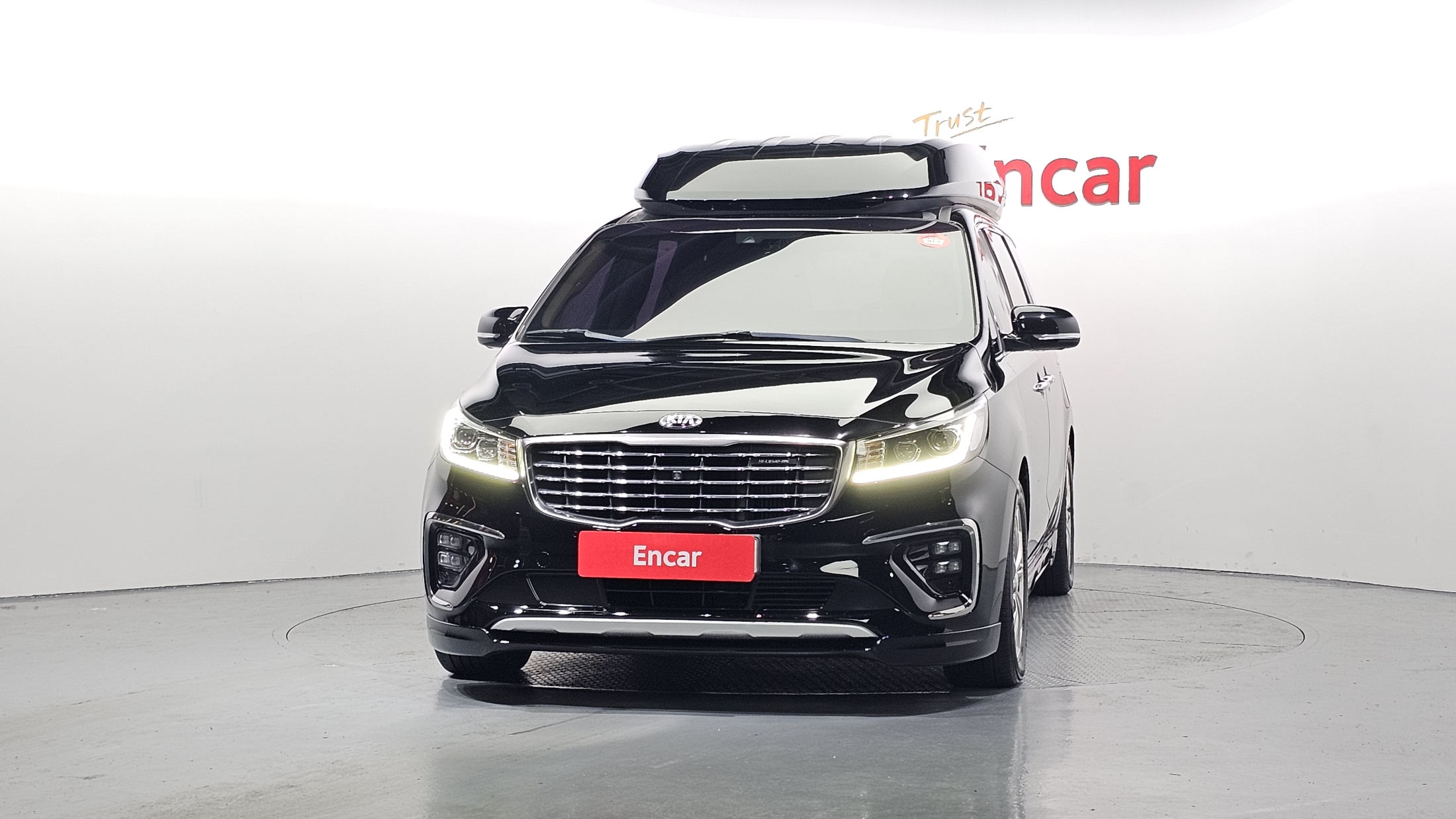 KIA CARNIVAL photo 3