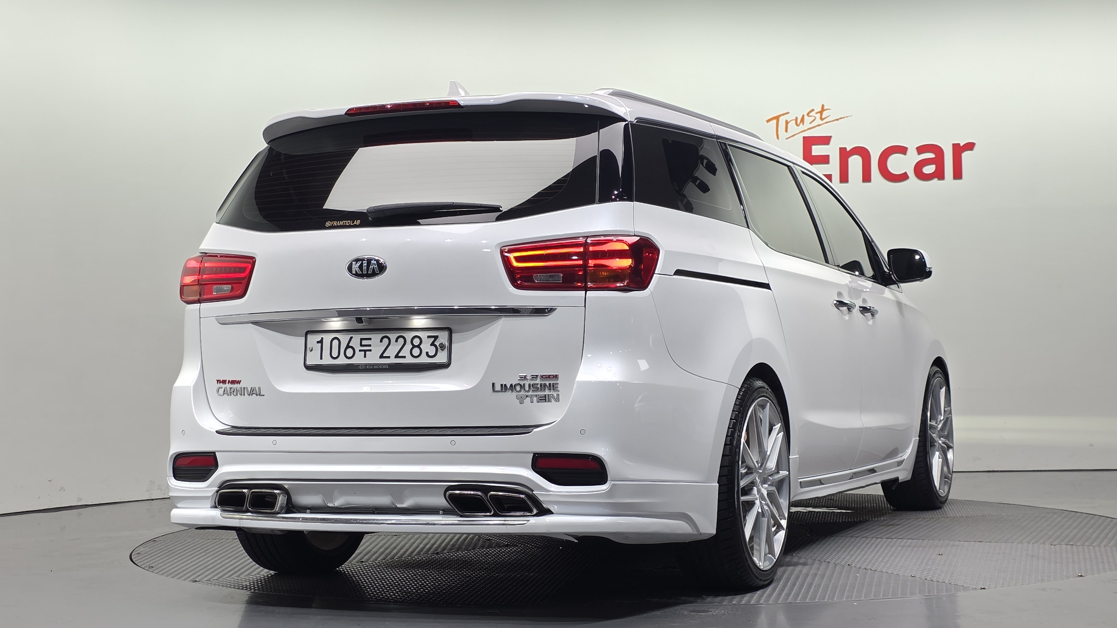 KIA CARNIVAL photo 2