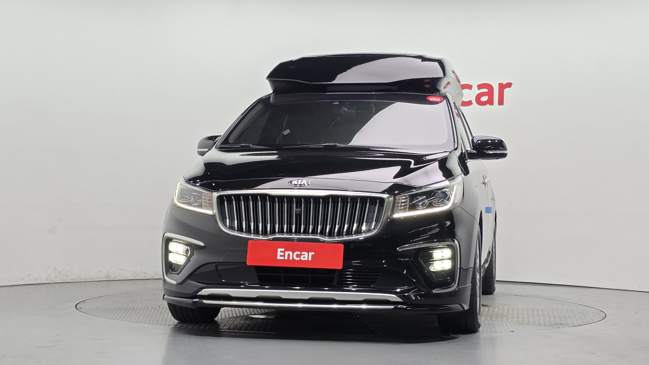 KIA CARNIVAL photo 3