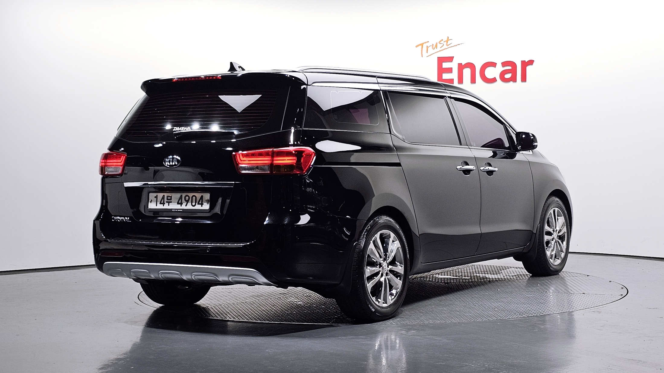 KIA CARNIVAL photo 2