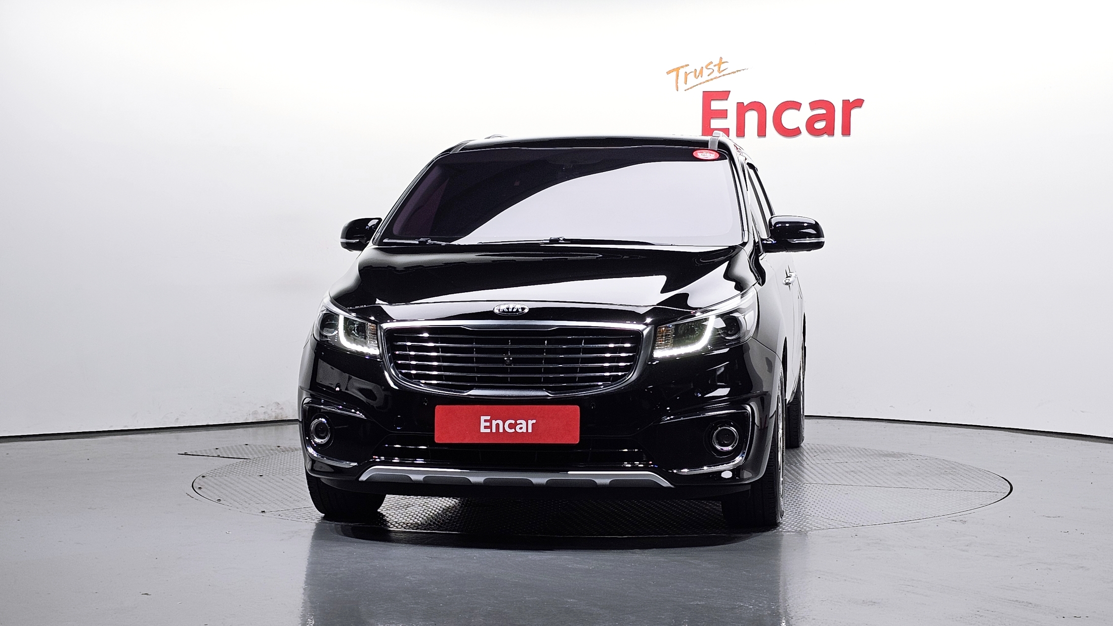 KIA CARNIVAL photo 3