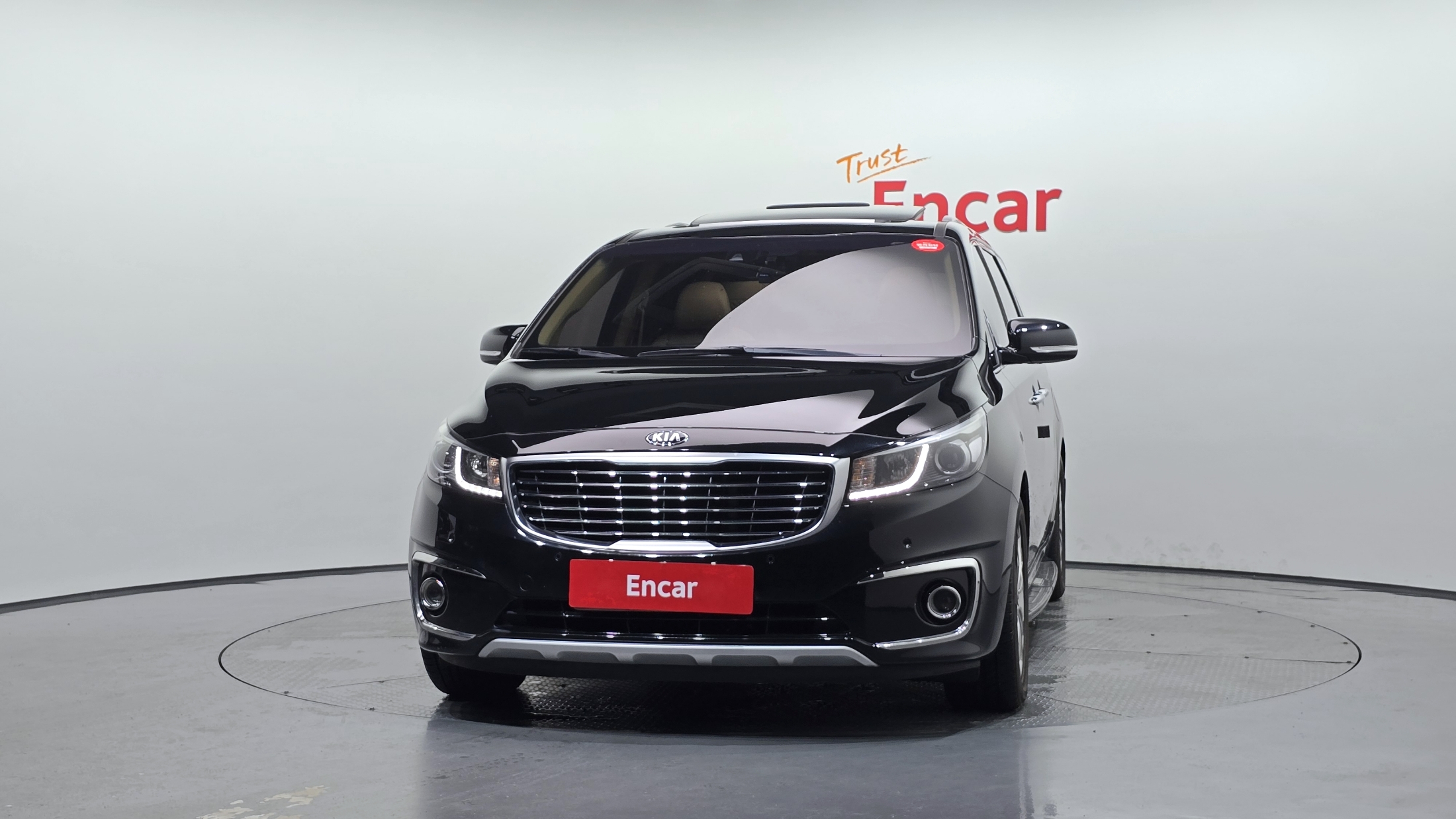 KIA CARNIVAL photo 3