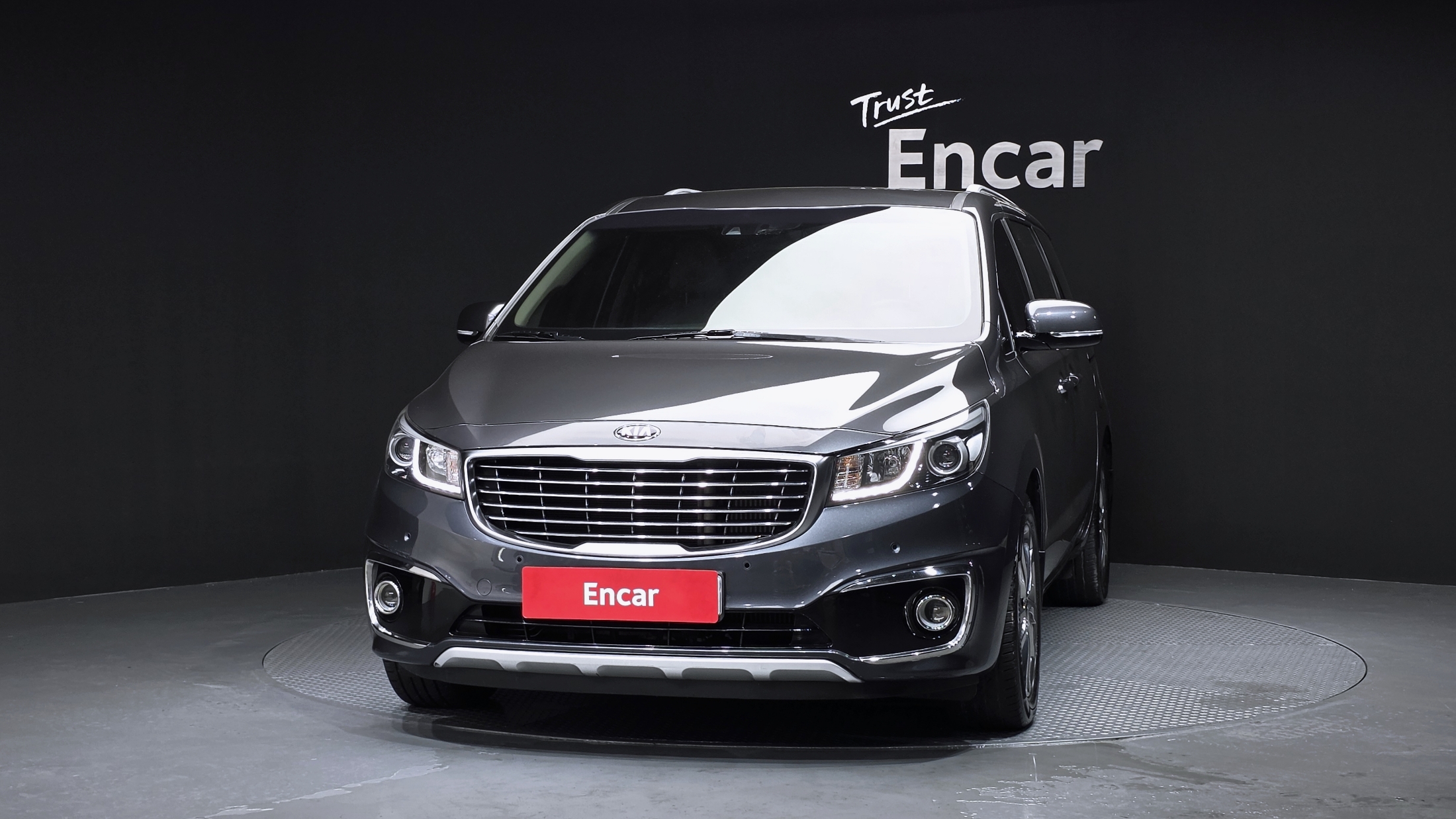 KIA CARNIVAL photo 3