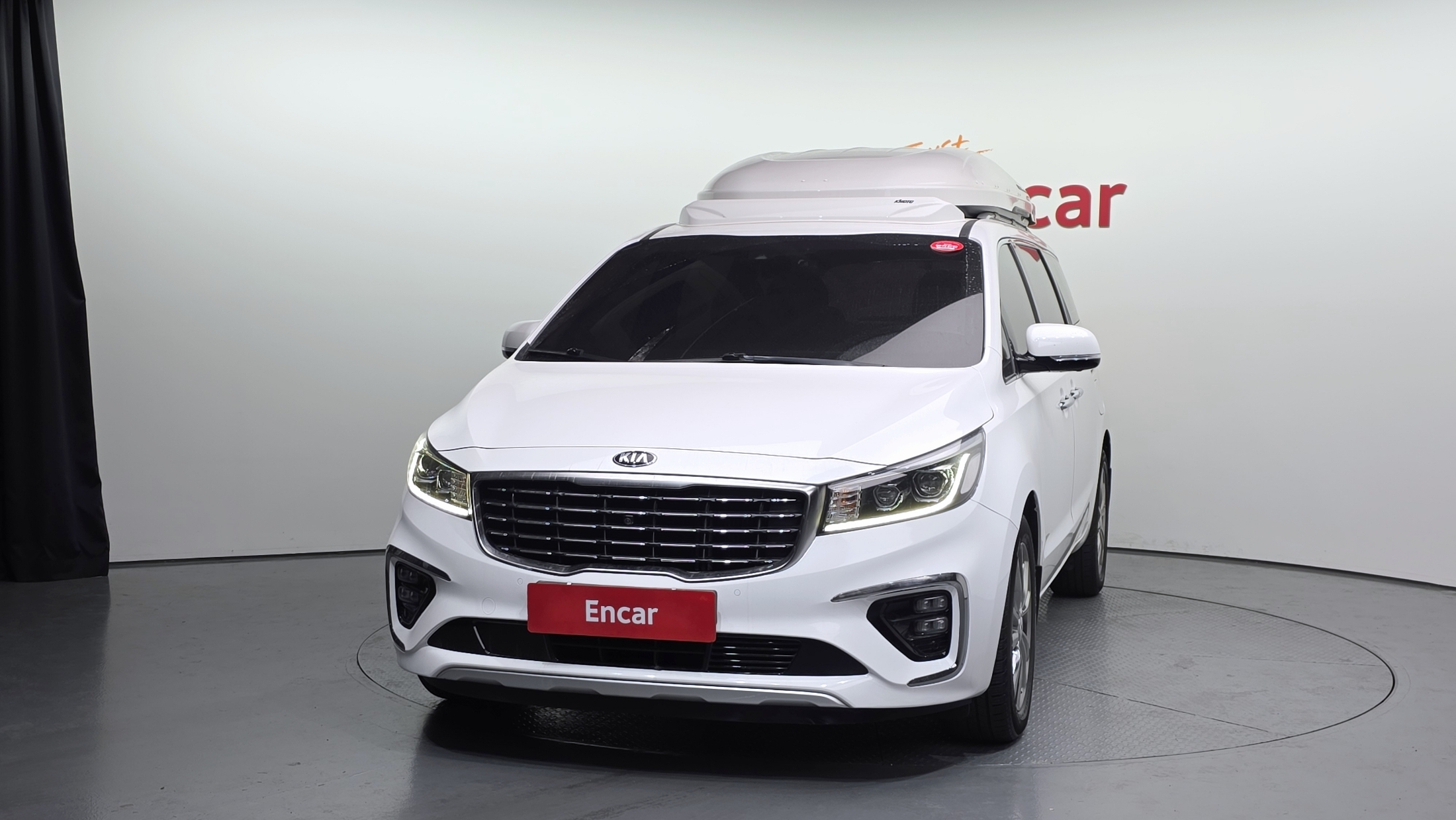 KIA CARNIVAL photo 3