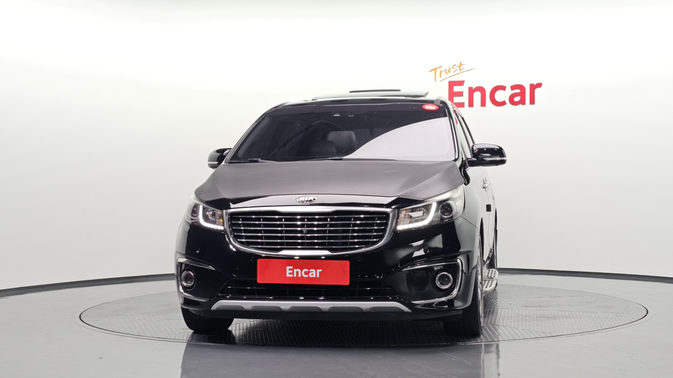 KIA CARNIVAL photo 3