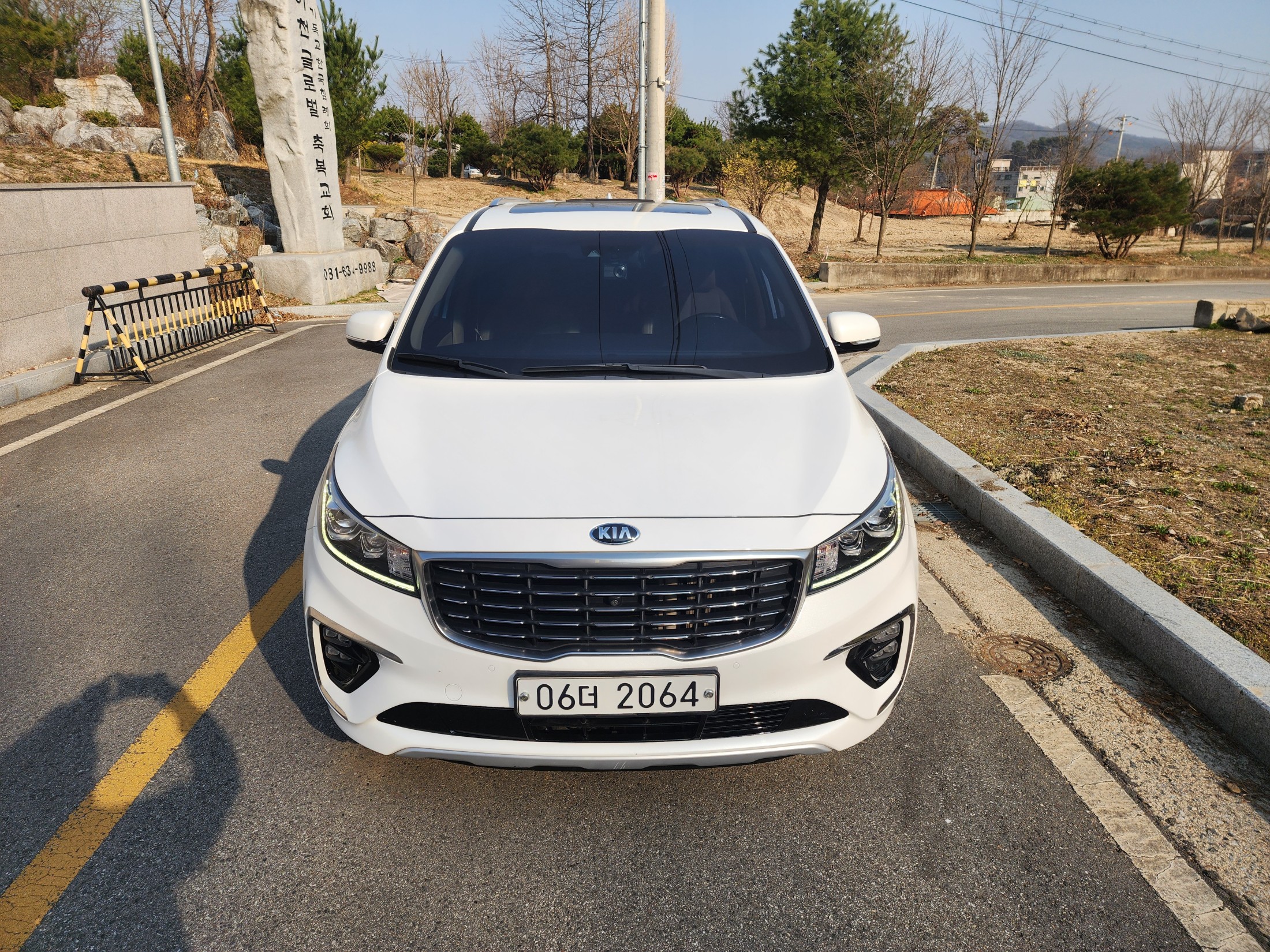 KIA CARNIVAL photo 3