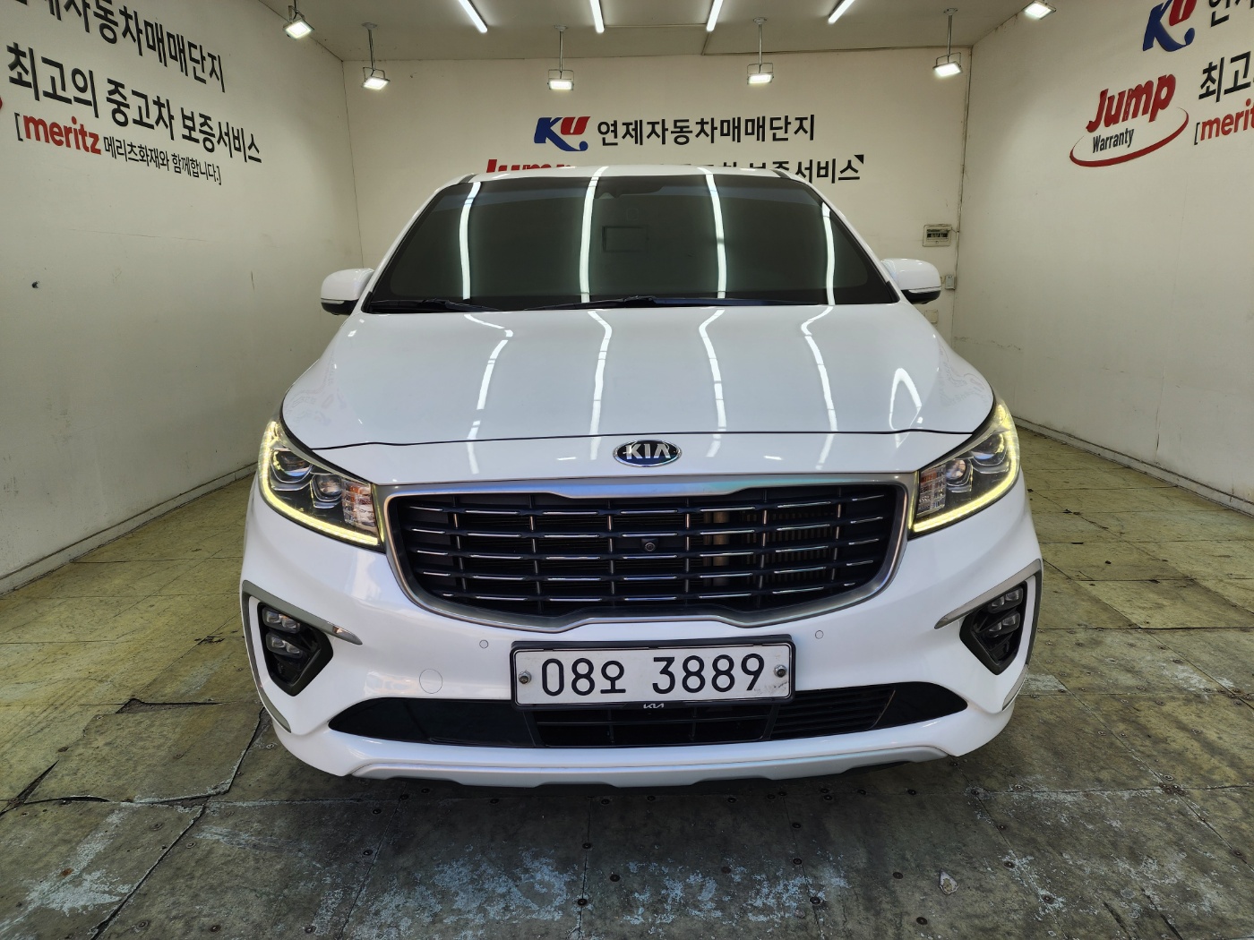 KIA CARNIVAL photo 2