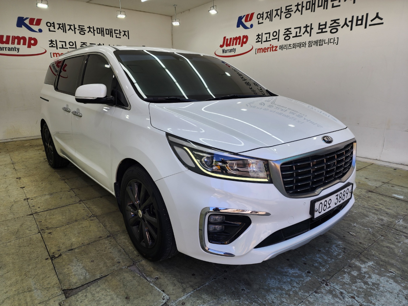 KIA CARNIVAL photo 3