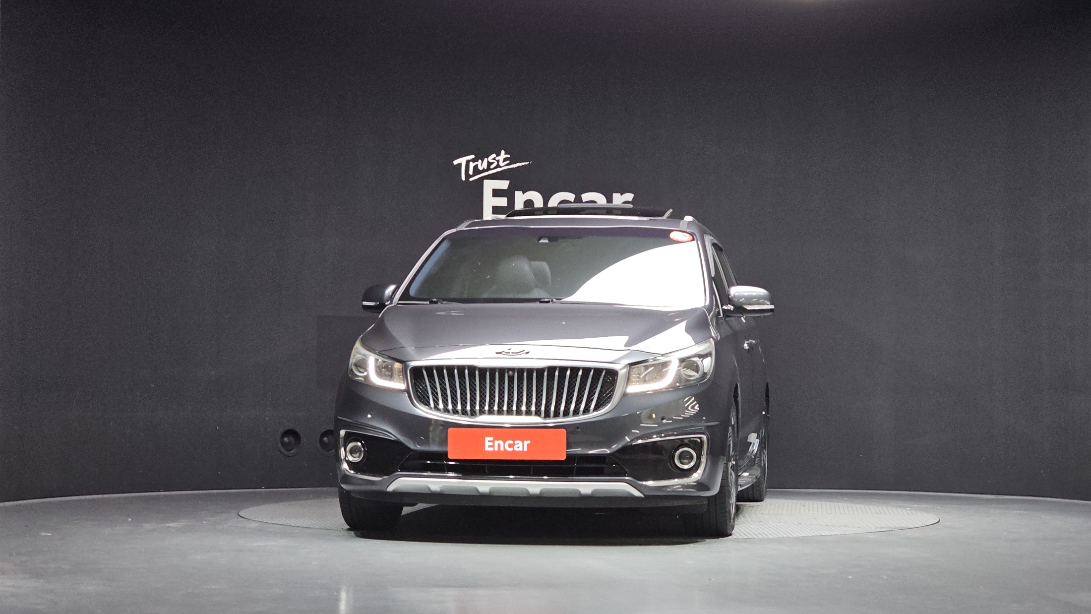 KIA CARNIVAL photo 3