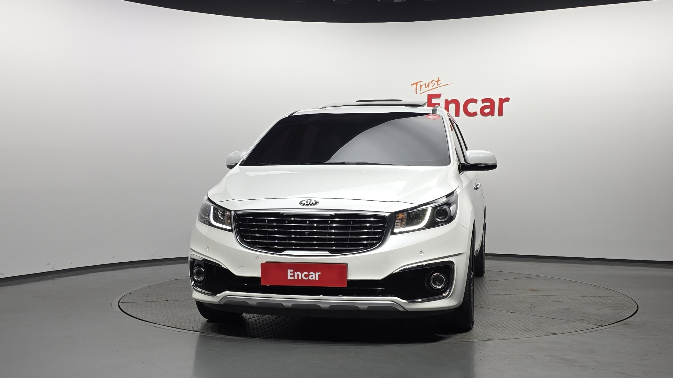 KIA CARNIVAL photo 3