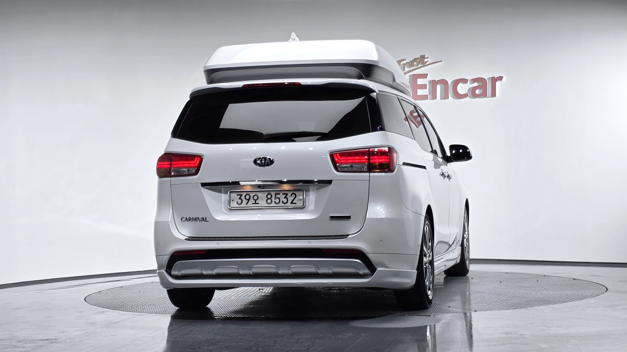 KIA CARNIVAL photo 3