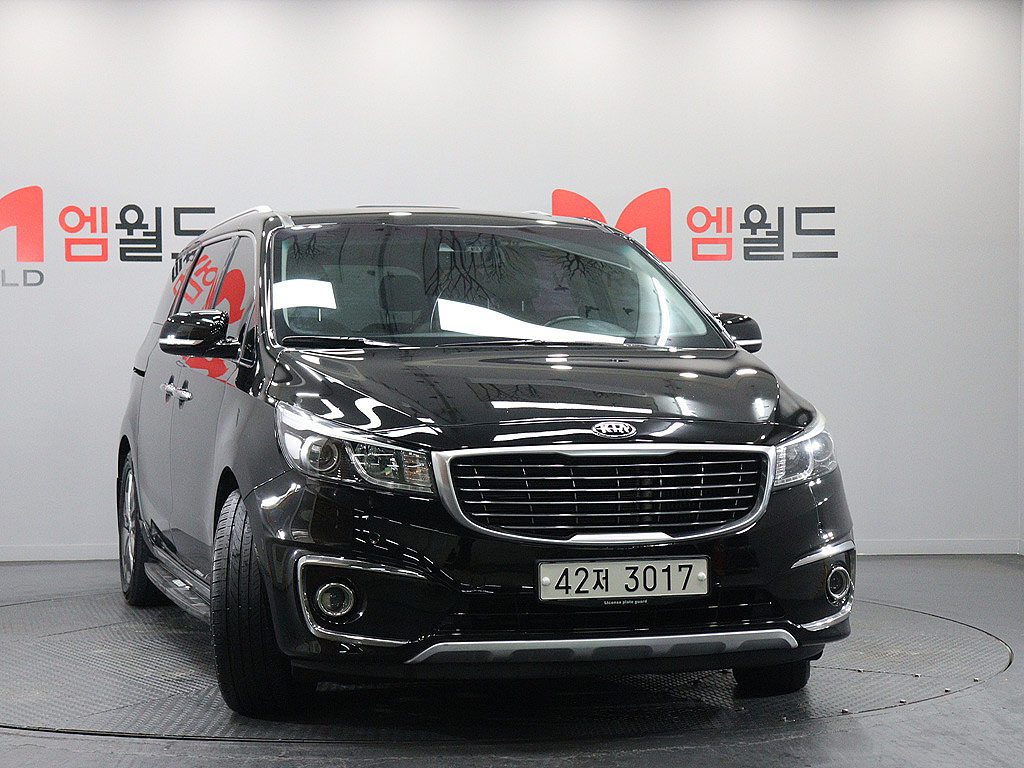KIA CARNIVAL photo 2