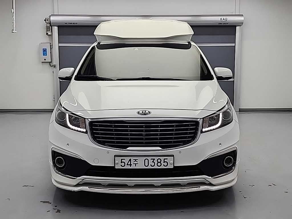 KIA CARNIVAL photo 2