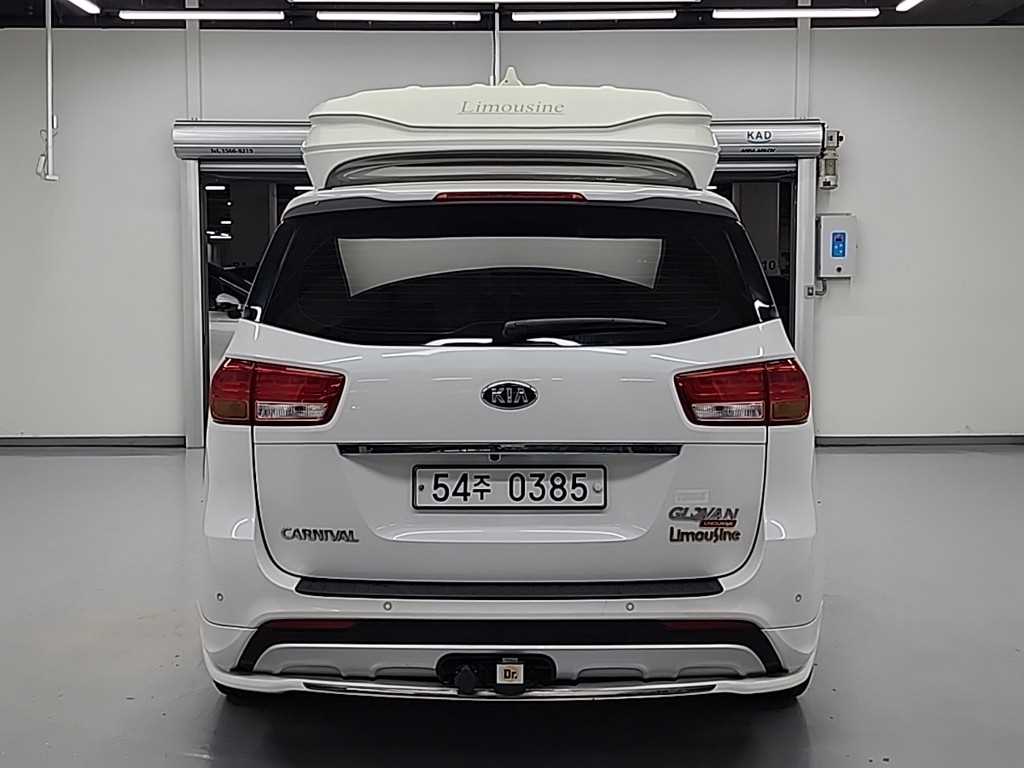 KIA CARNIVAL photo 3