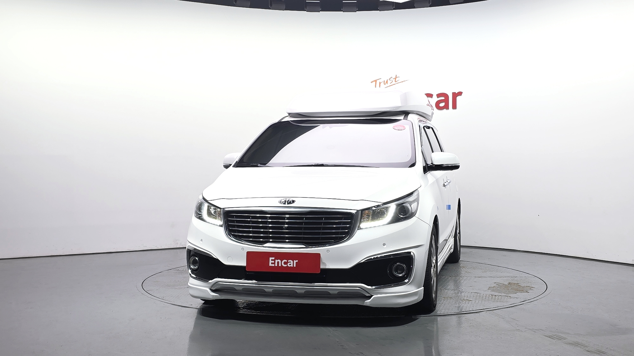KIA CARNIVAL photo 3