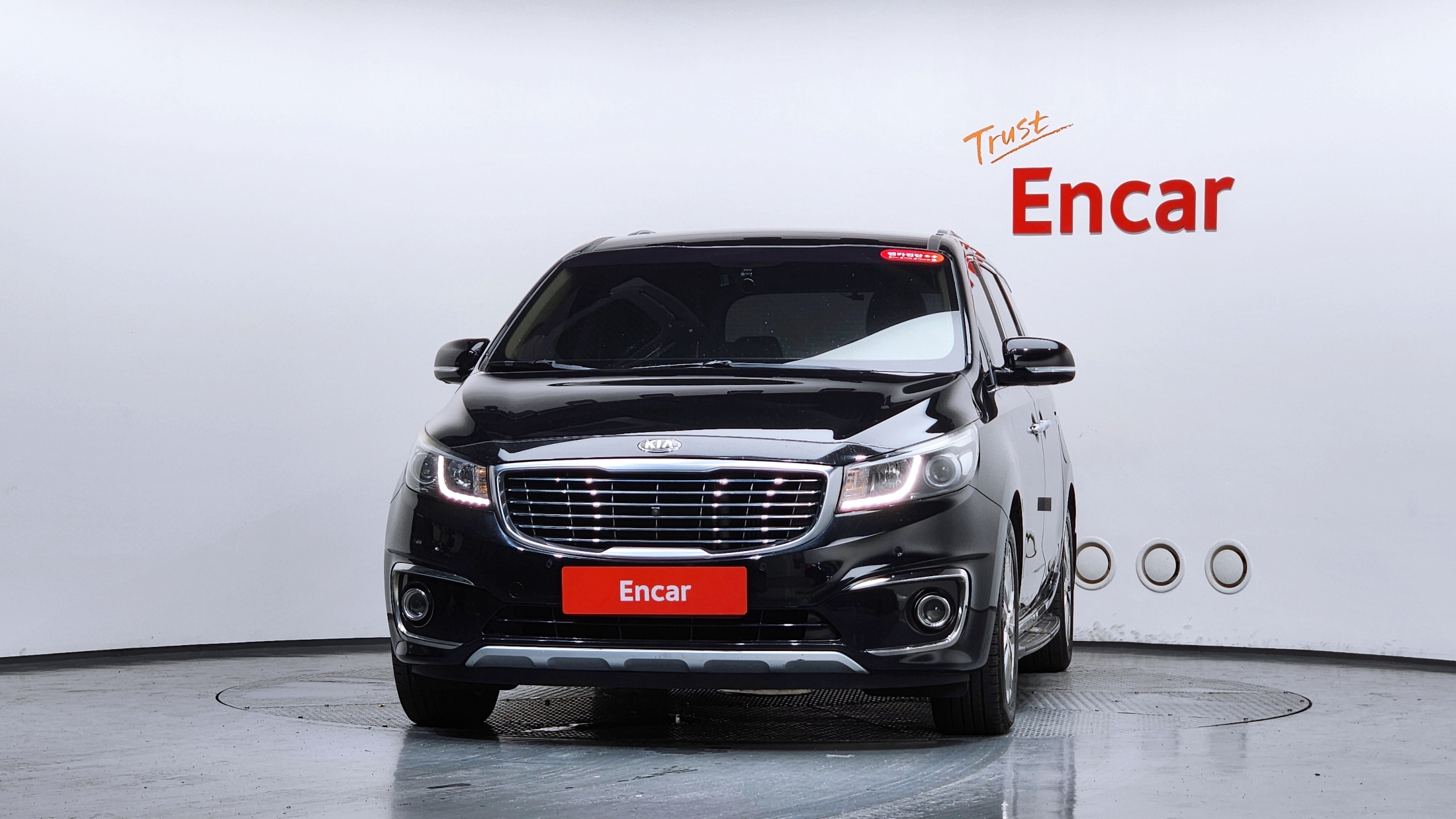 KIA CARNIVAL photo 2